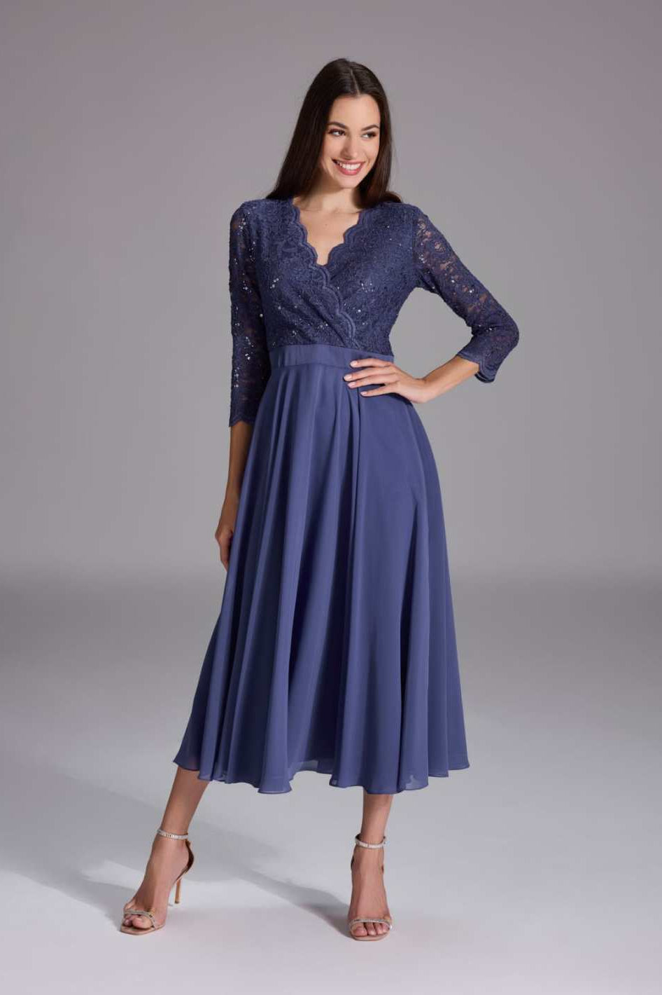 Cocktailkleid aus Material-Mix