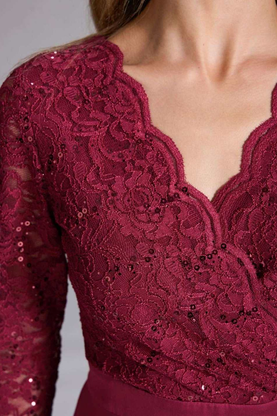 Cocktailkleid aus Material-Mix