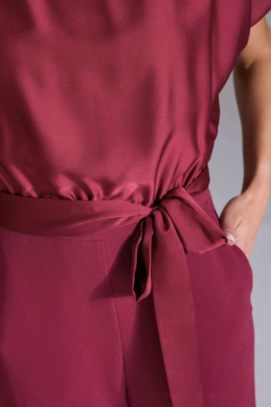 Jumpsuit mit geradem Beinschnitt