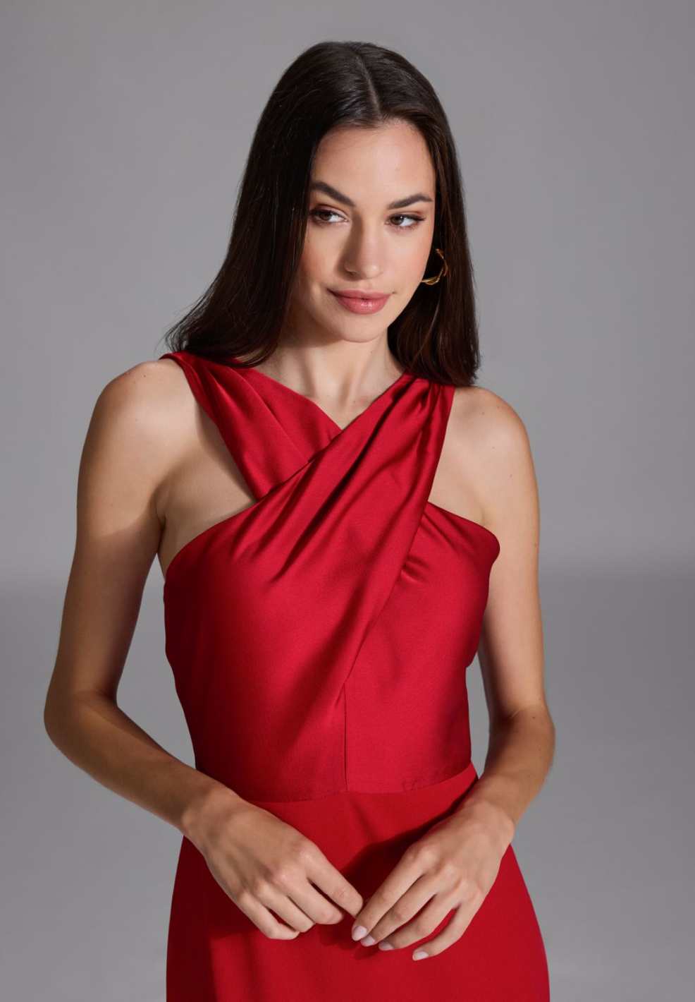 Midi Kleid mit gekreuzten Trägern aus Material-Mix