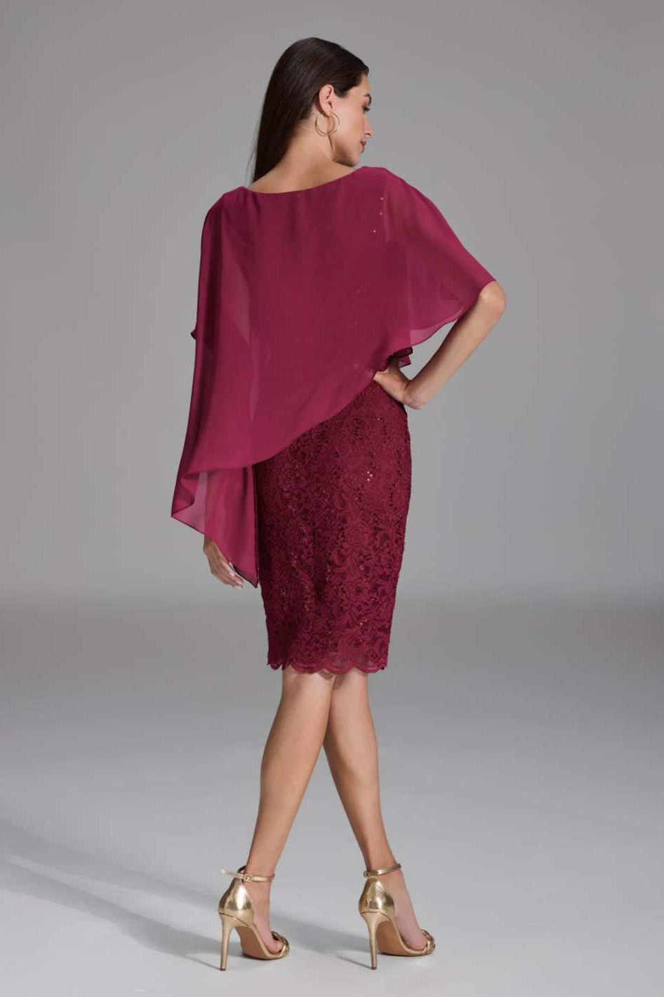 Pailletten-Kleid mit asymmetrischem Chiffon-Überwurf