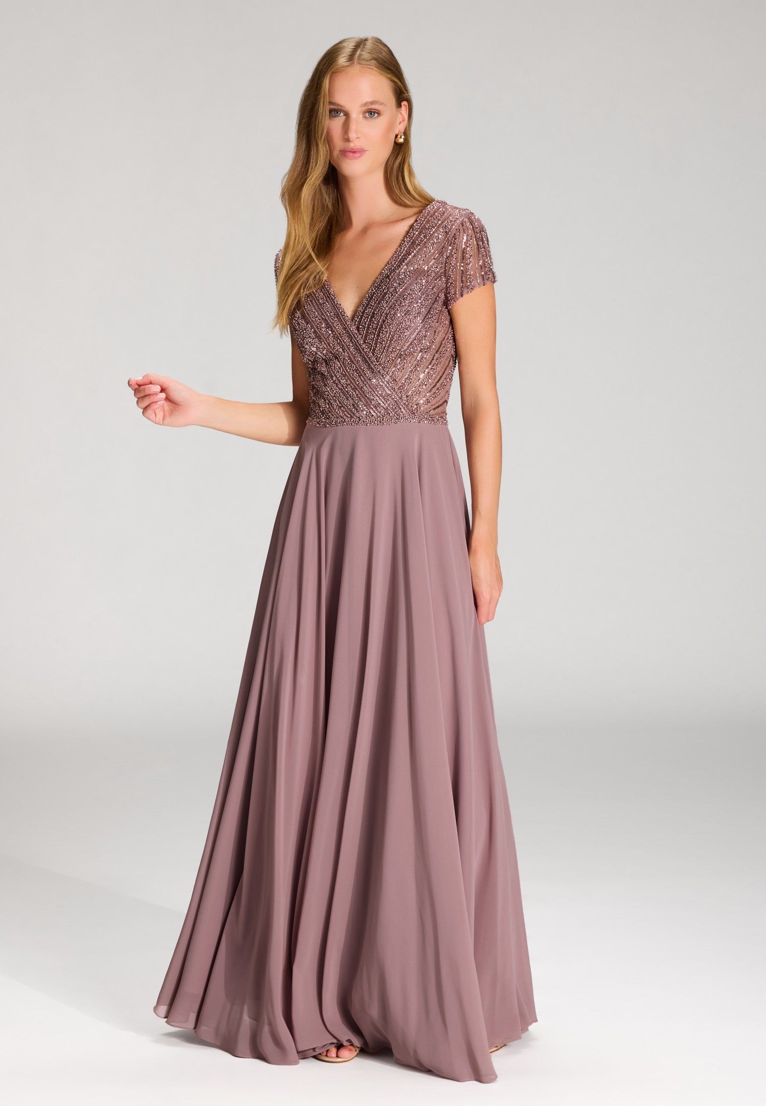 Besticktes Chiffonkleid mit kurzen Ärmeln dusty rose