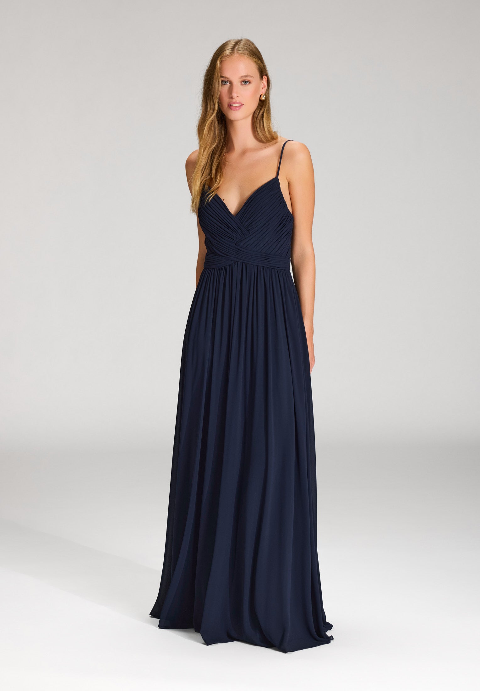 Abendkleid aus Chiffon mit feiner Raffung navy