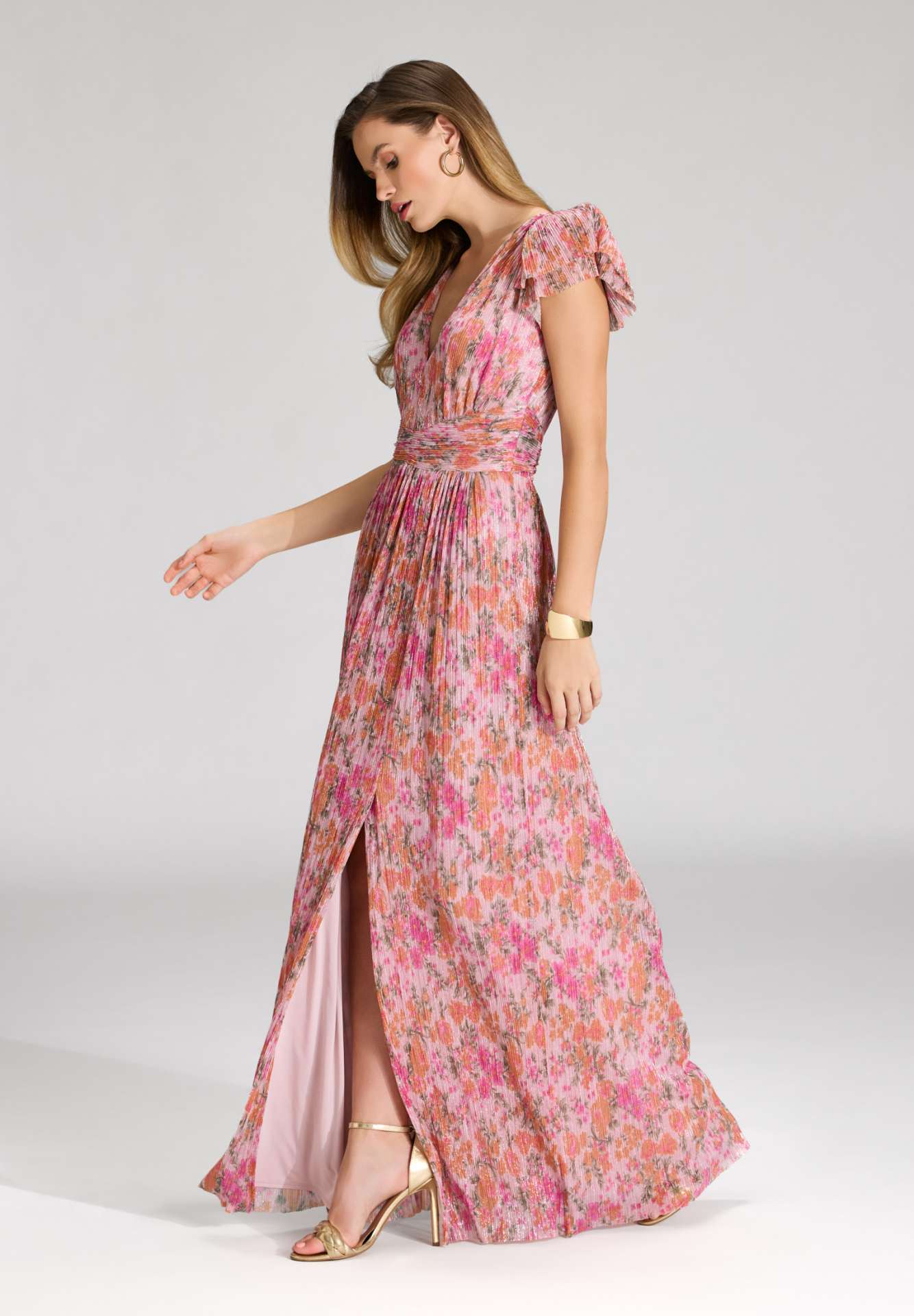 Abendkleid aus bedrucktem Plissee Jersey mit betonter Schulter