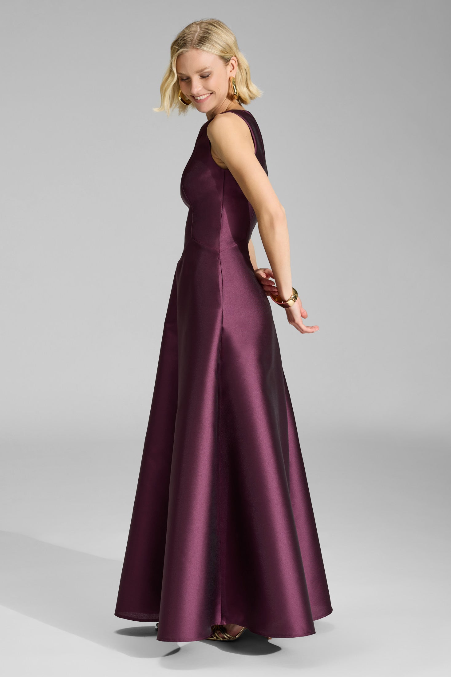 Robenartiges Abendkleid mit Eingrifftaschen