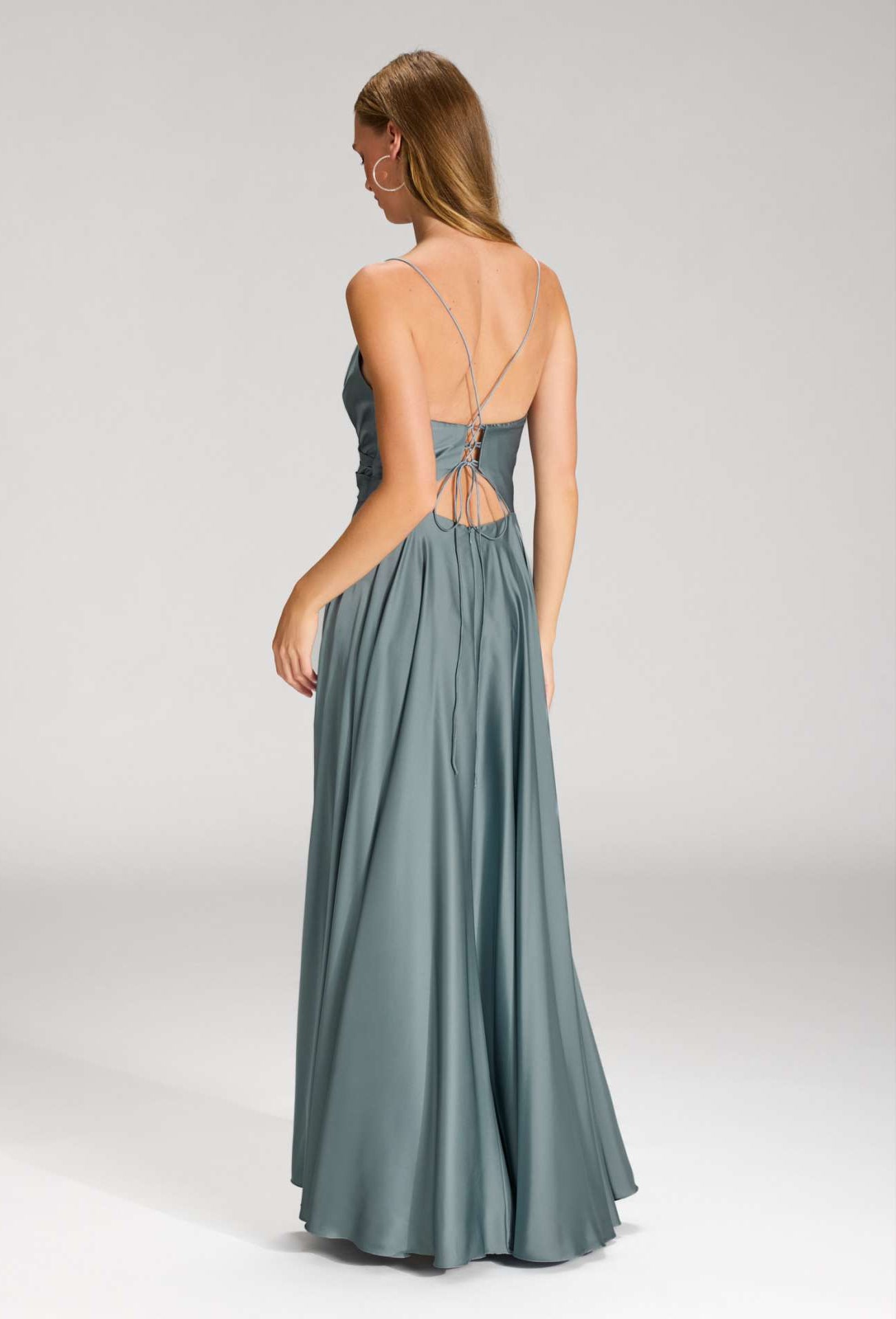 Satinkleid mit Schnürung am Rücken