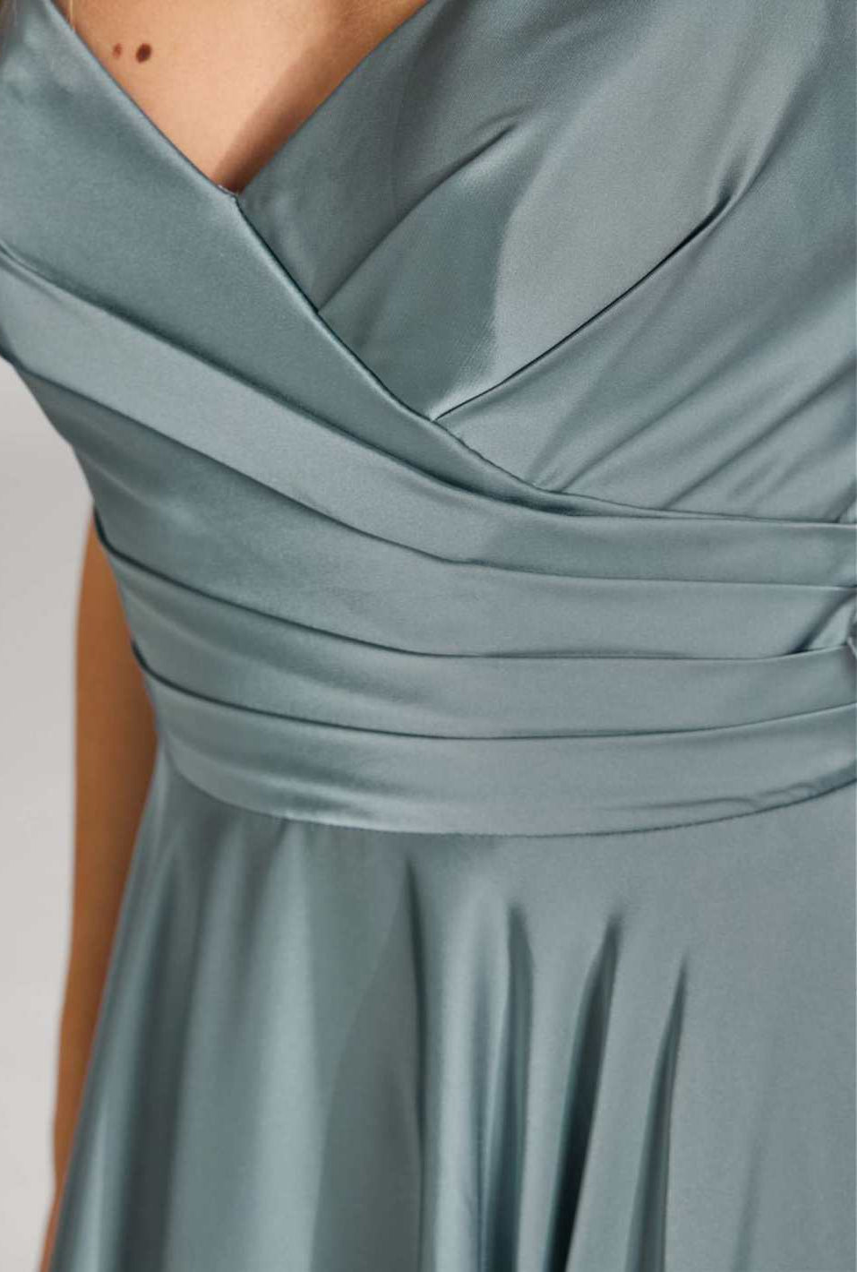 Satinkleid mit Schnürung am Rücken