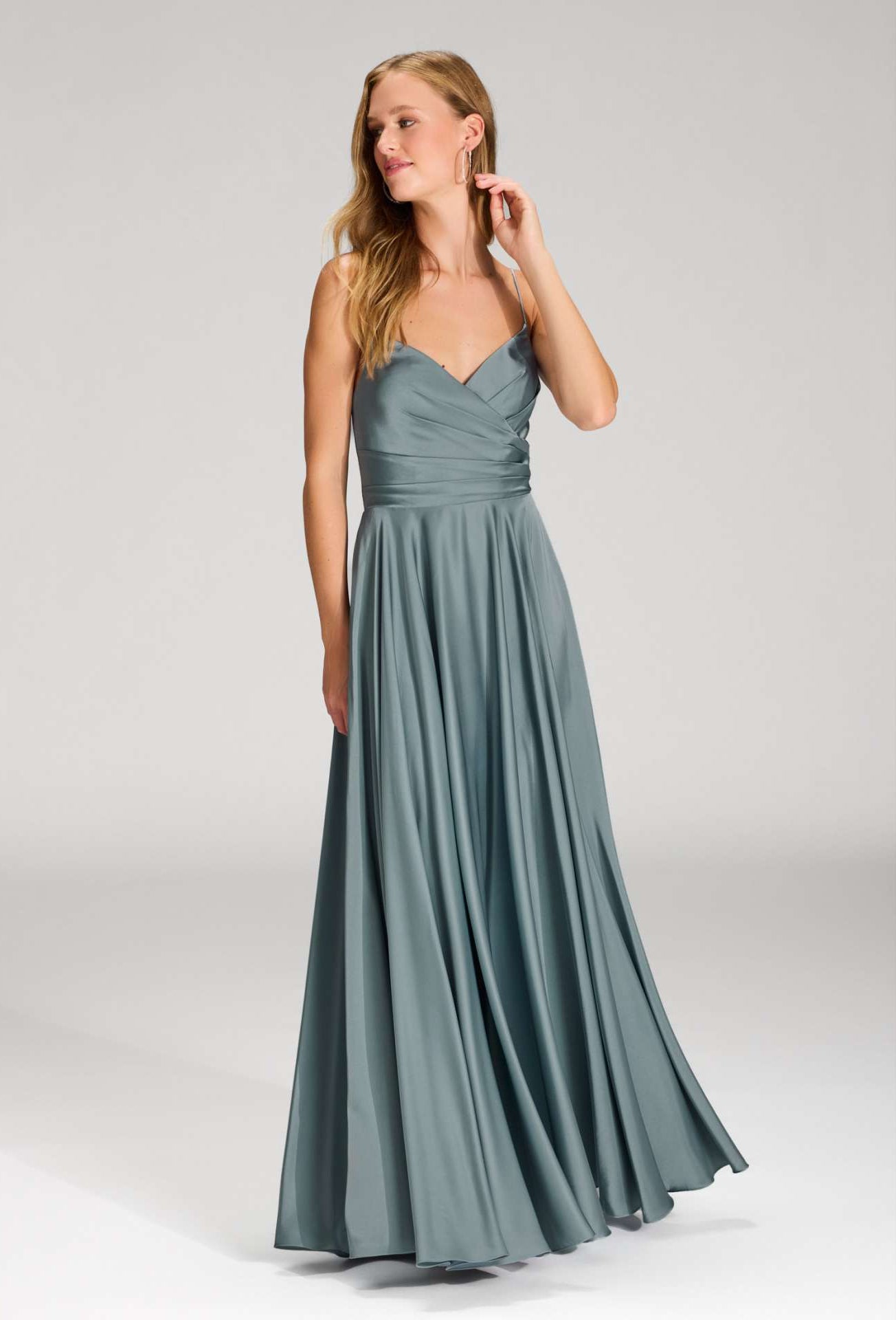 Satinkleid mit Schnürung am Rücken