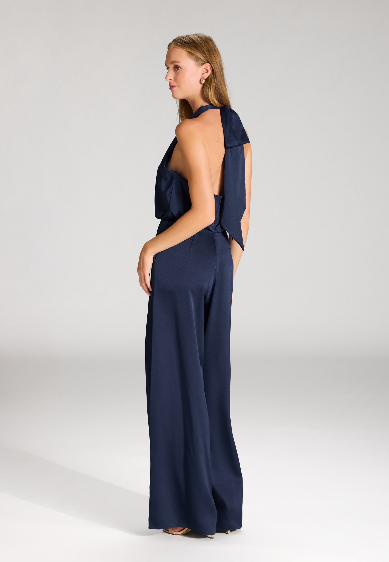 Jumpsuit mit weitem Hosenbein