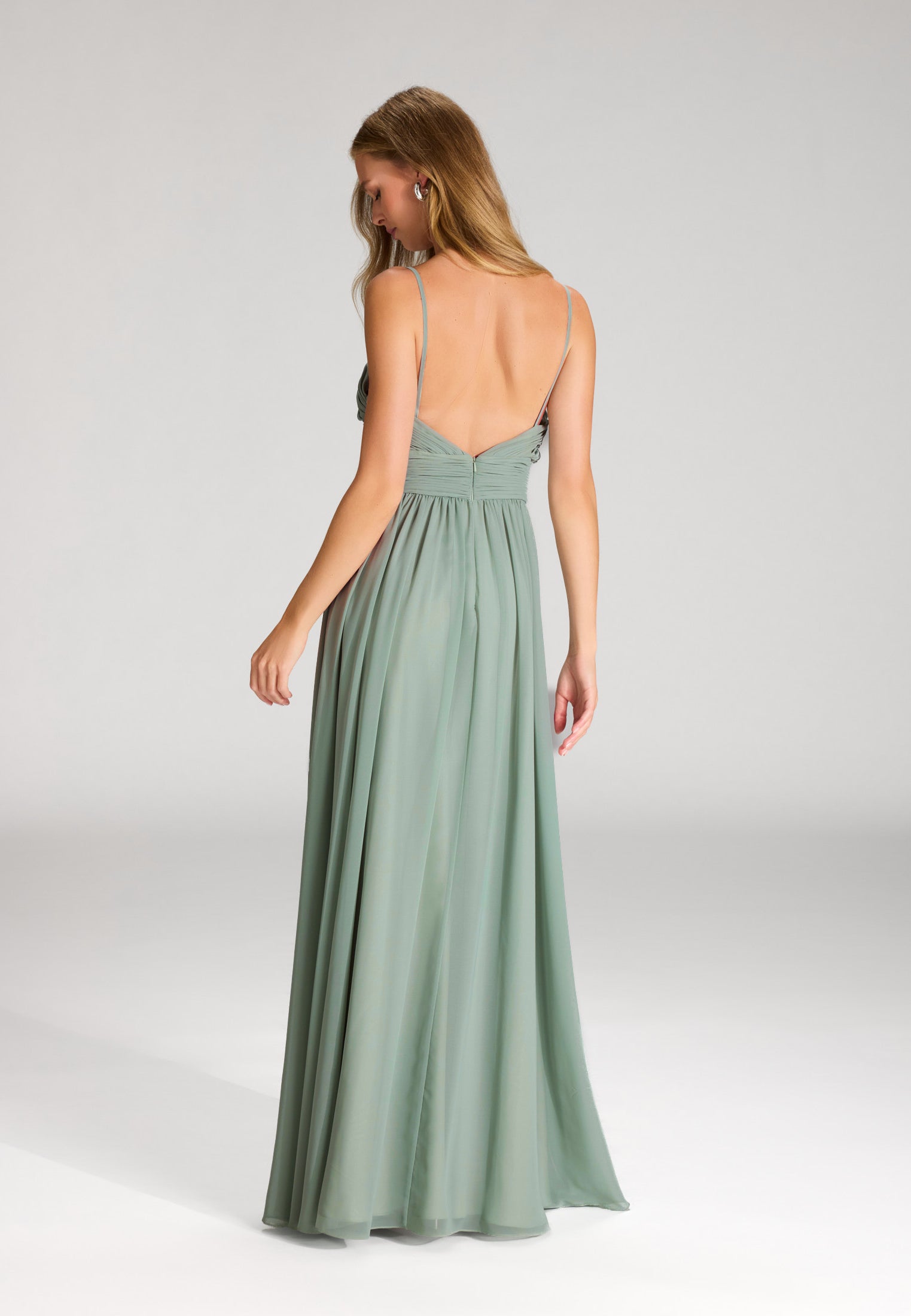 Chiffonkleid mit Cut-Out Detail und feiner Raffung