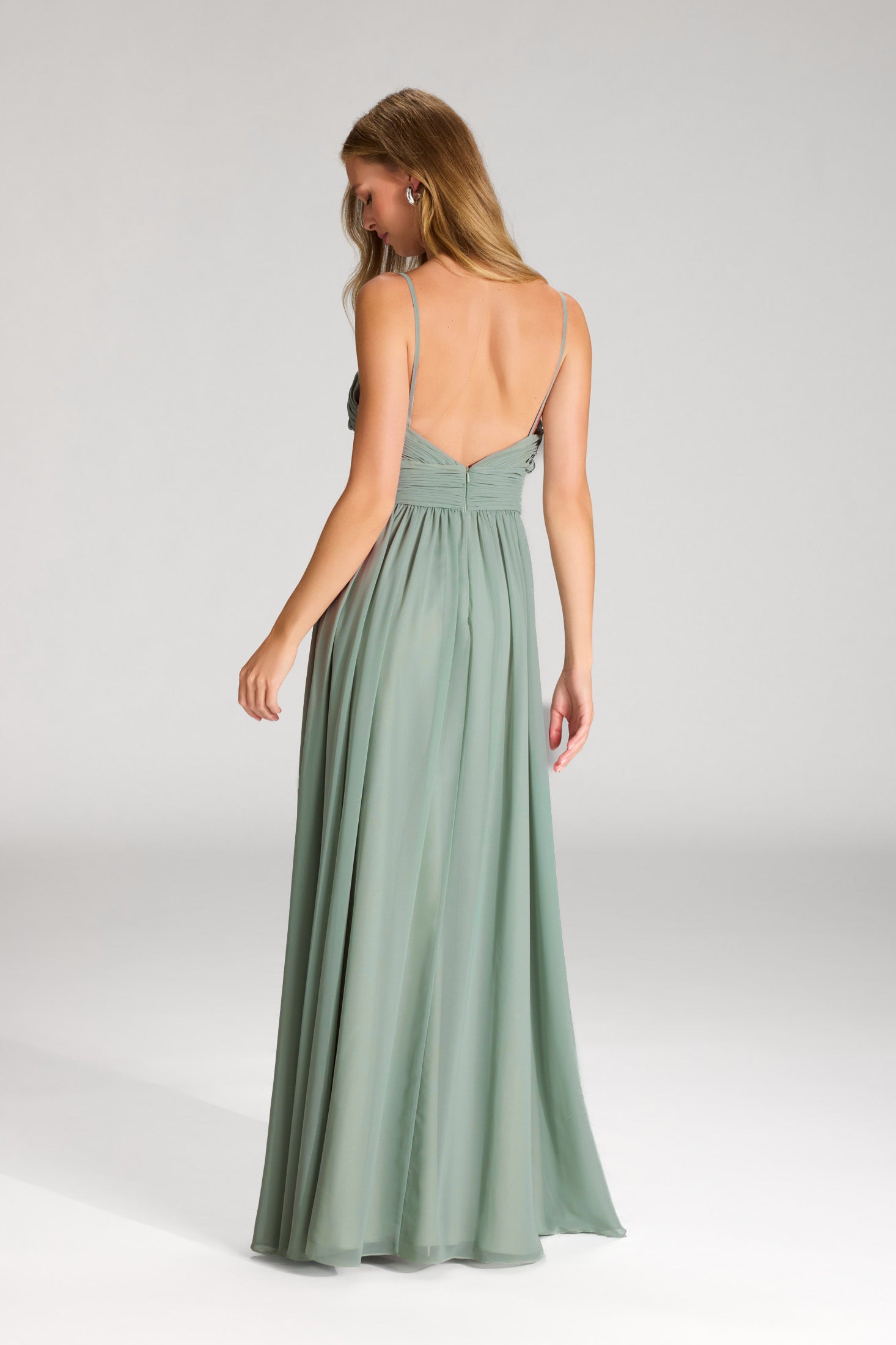 Chiffonkleid mit Cut-Out Detail und feiner Raffung