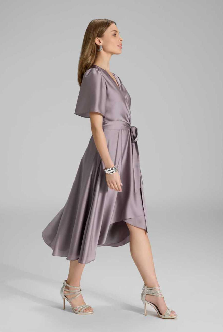 Cocktailkleid aus nachhaltigem Satin in Wickel Optik