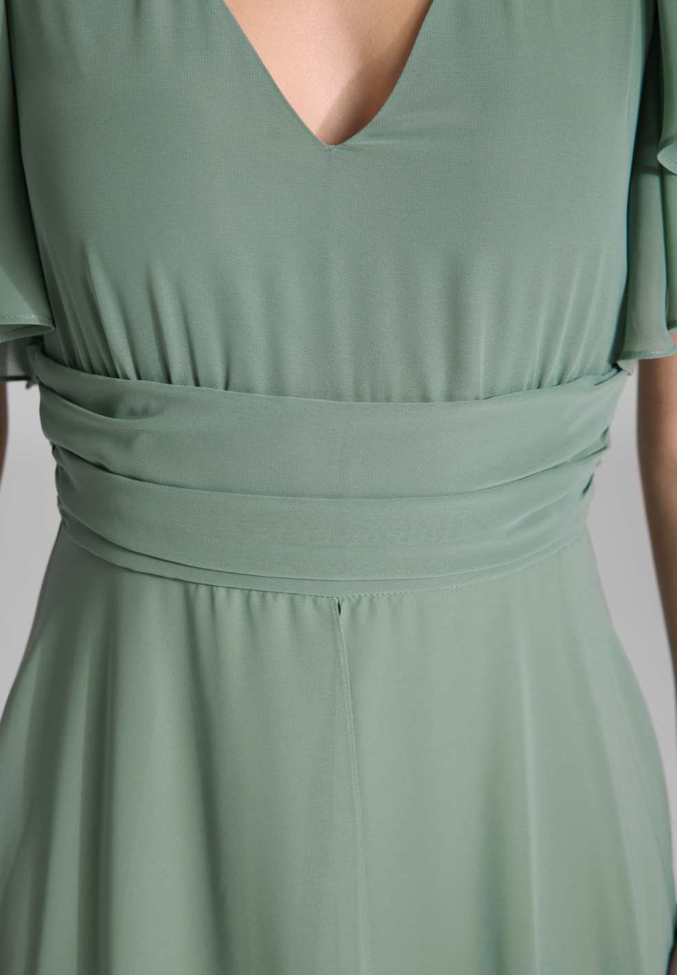 Chiffon Jumpsuit mit Überrock und Volantärmeln