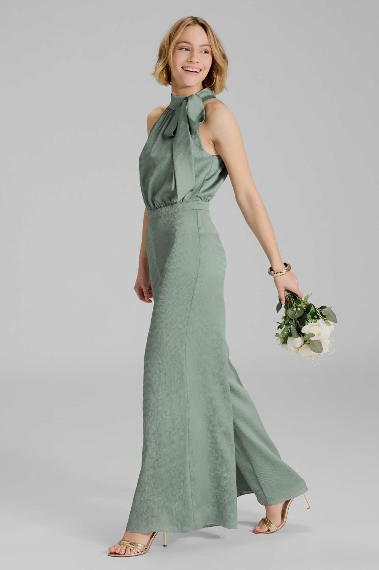 Jumpsuit mit Schluppe aus gehämmertem Satin