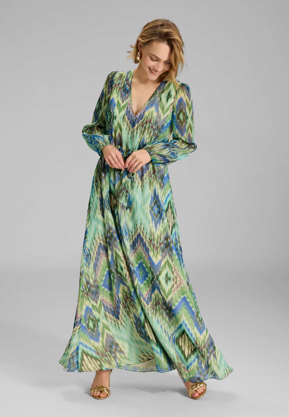 Maxikleid mit langen Ärmeln aus Chiffon mit Zick Zack Print