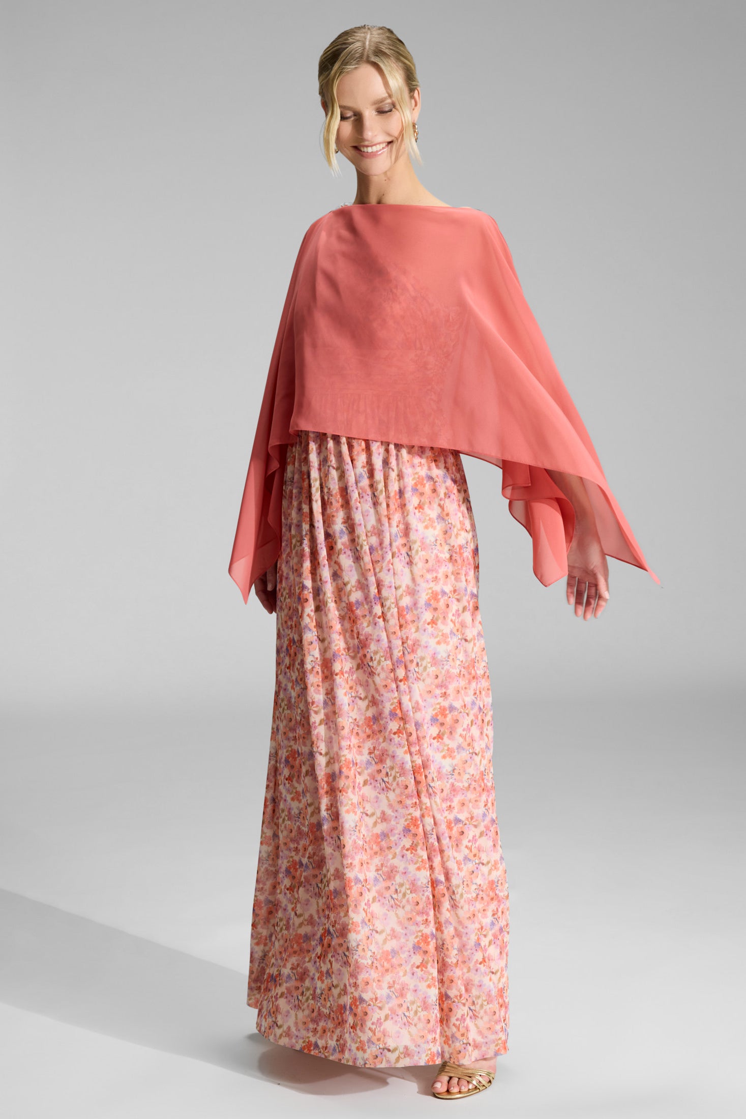 Schlupf-Stola aus Chiffon mit Ärmelschlitzen