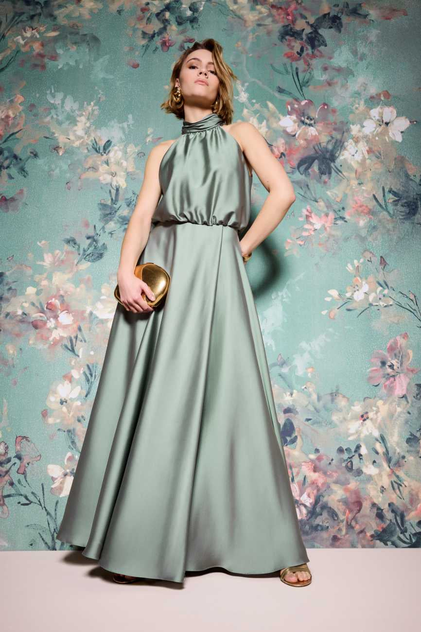 Abendkleid aus nachhaltigem Satin mit amerikanischem Ausschnitt und Beinschlitz pistachio green