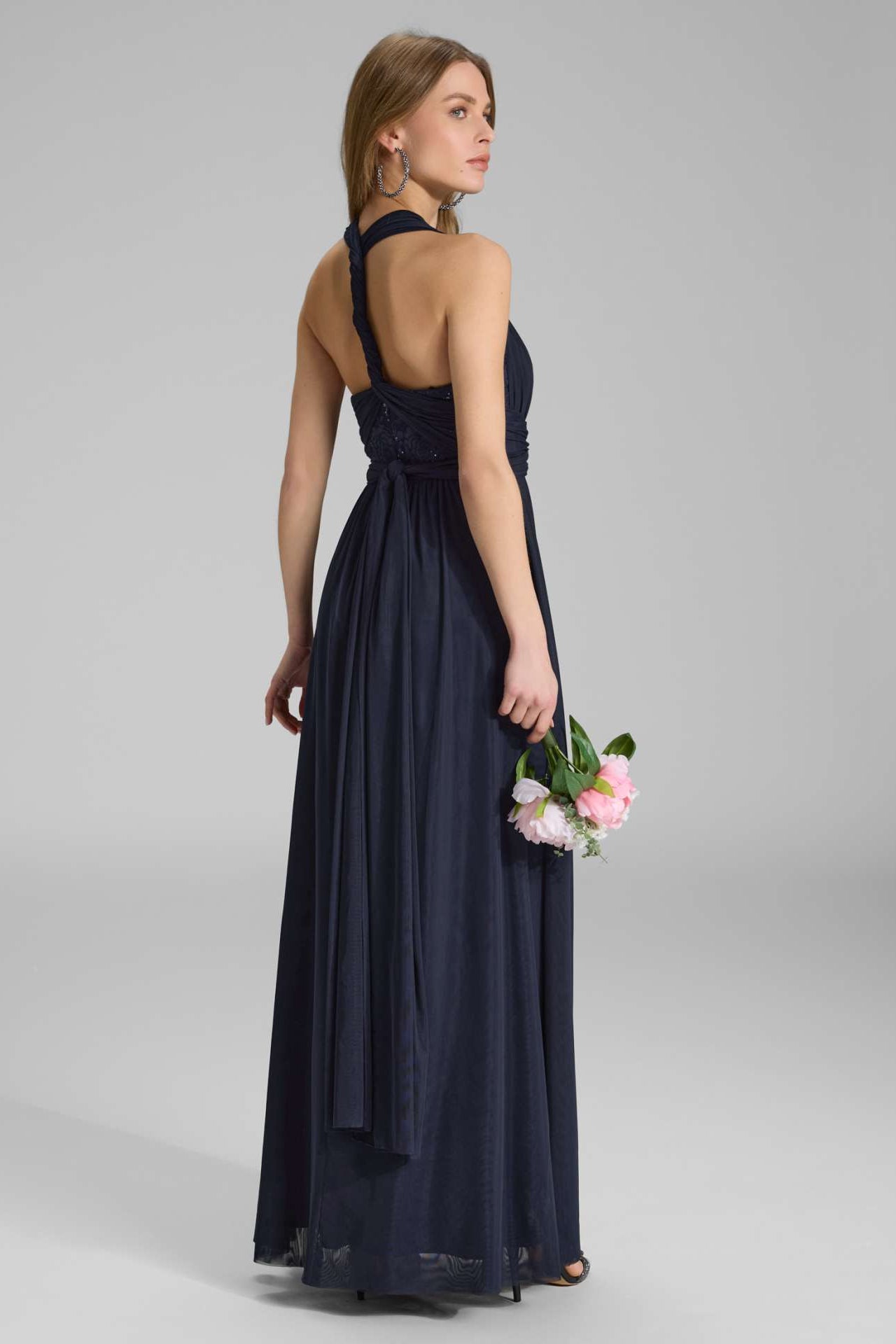 Abendkleid aus Mesh und Spitze mit verschiedenen Bindemöglichkeiten