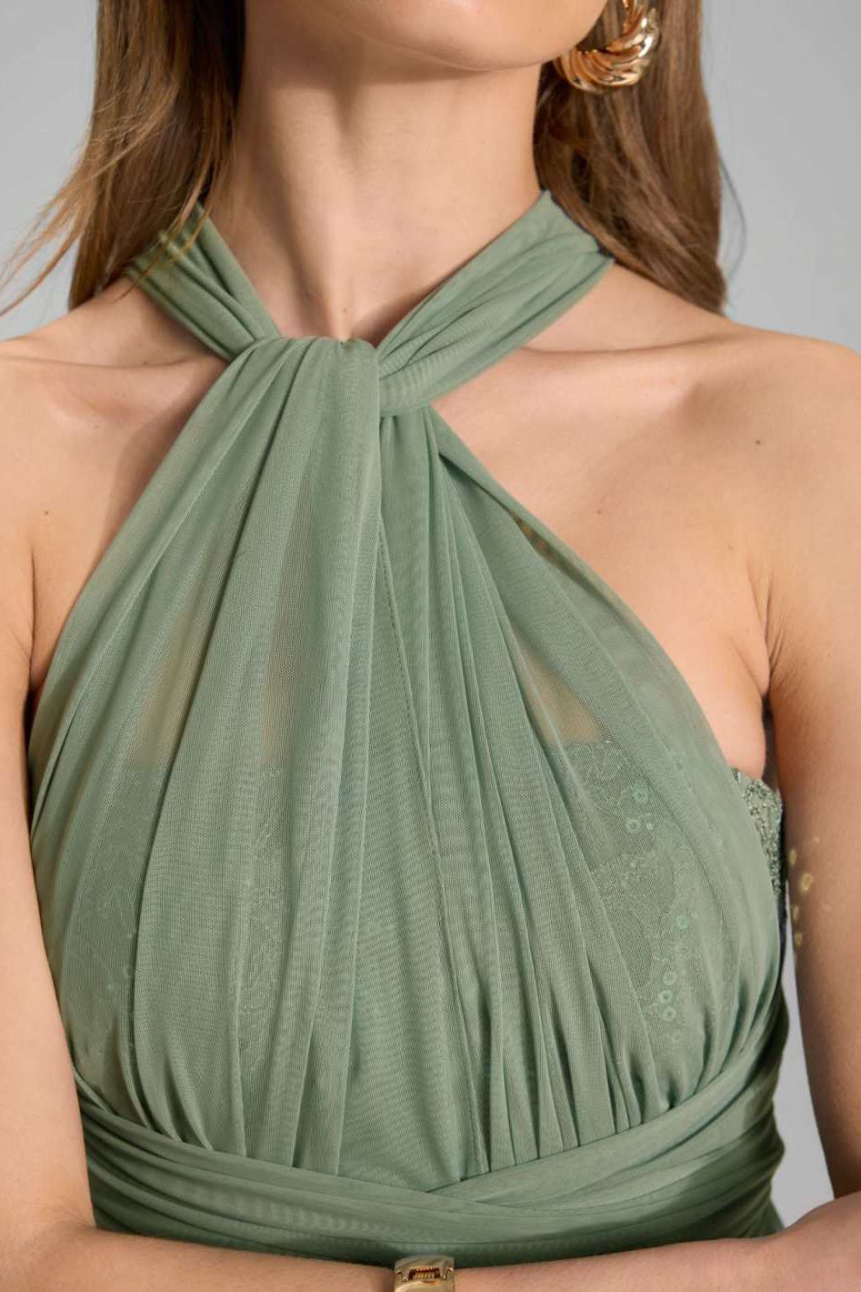 Abendkleid aus Mesh und Spitze mit verschiedenen Bindemöglichkeiten