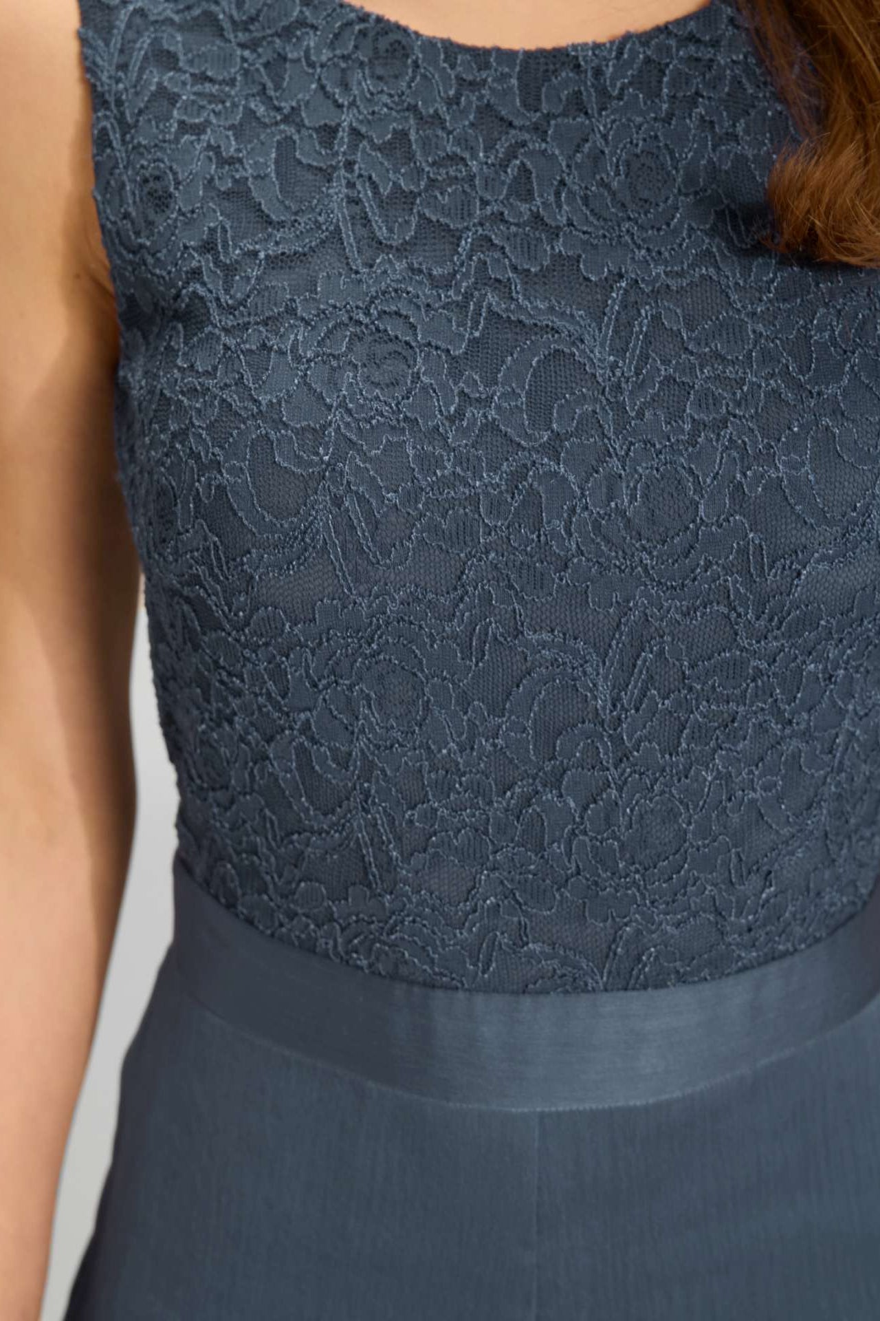 Jumpsuit mit weitem Bein und Oberteil aus elastischer Spitze