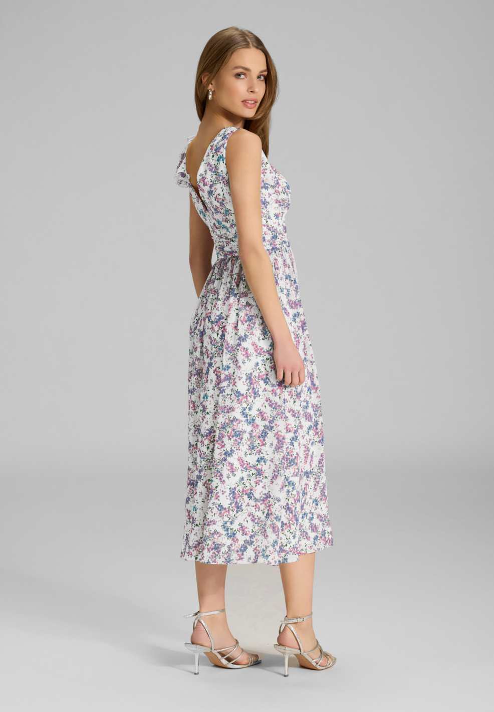 Midi Kleid aus floral bedrucktem Crinkle Chiffon mit Volants an der Schulter