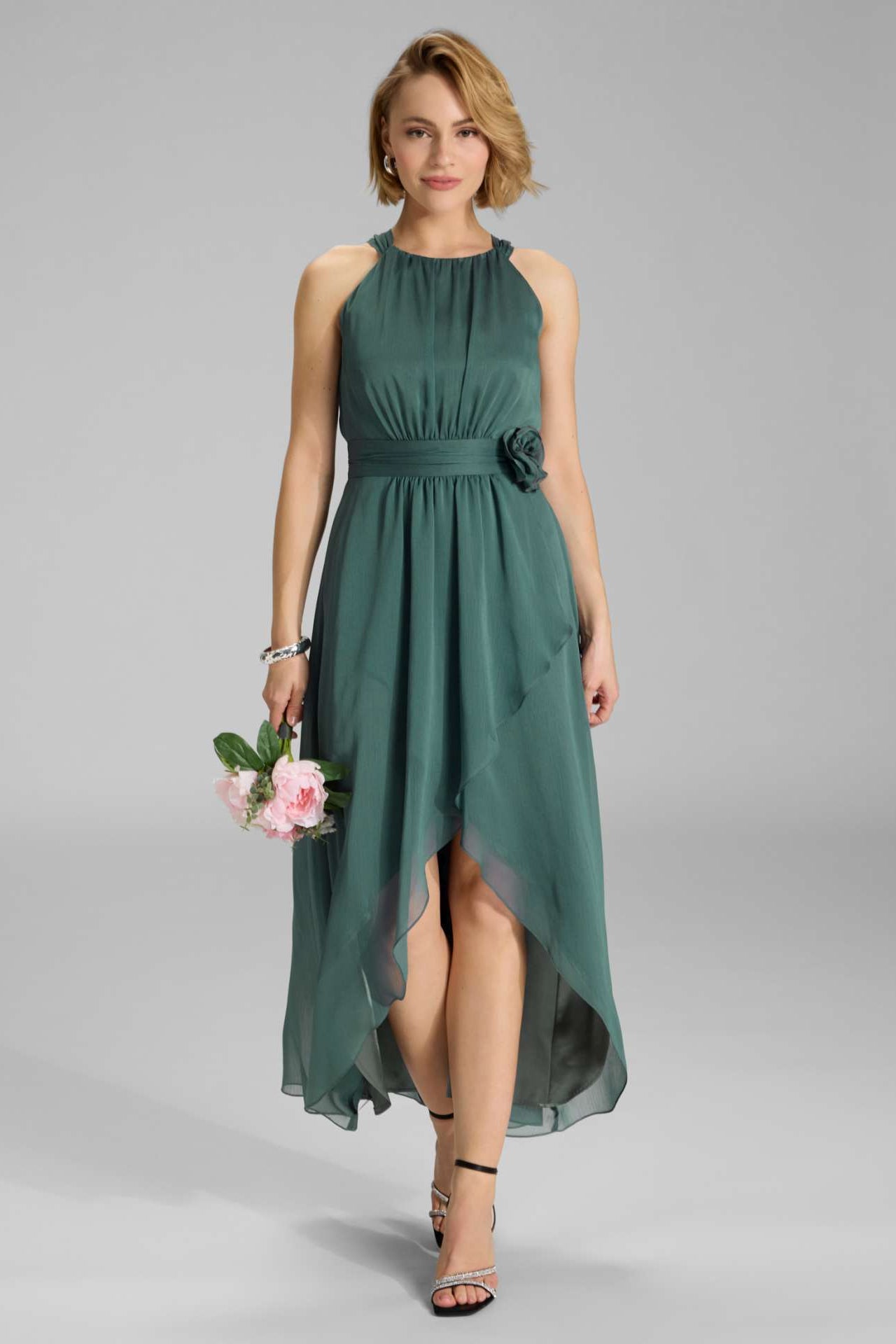 Abendkleid aus Chiffon mit Vokuhila Saum und Stoffblüte