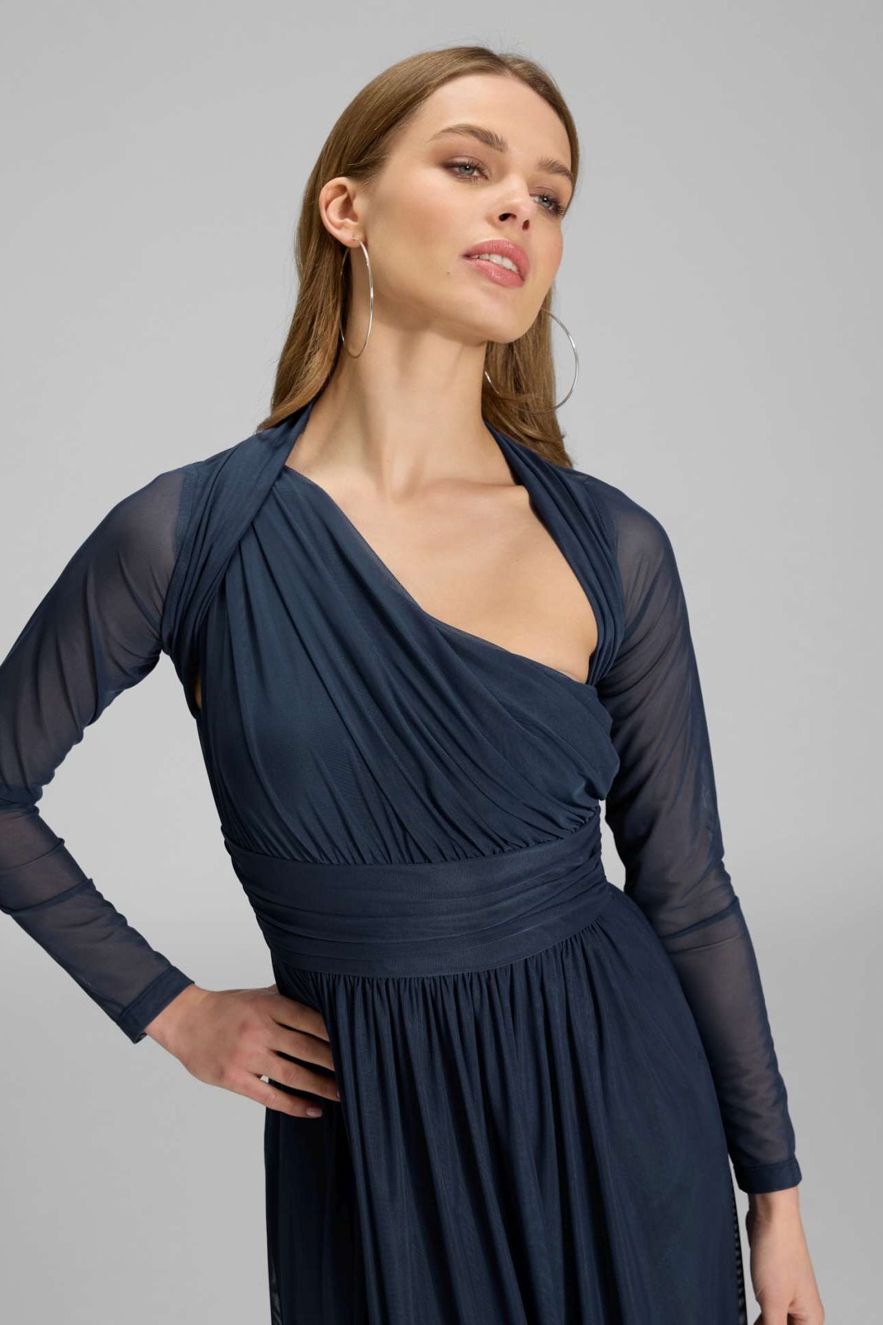 Bolero aus Mesh mit Raffblende