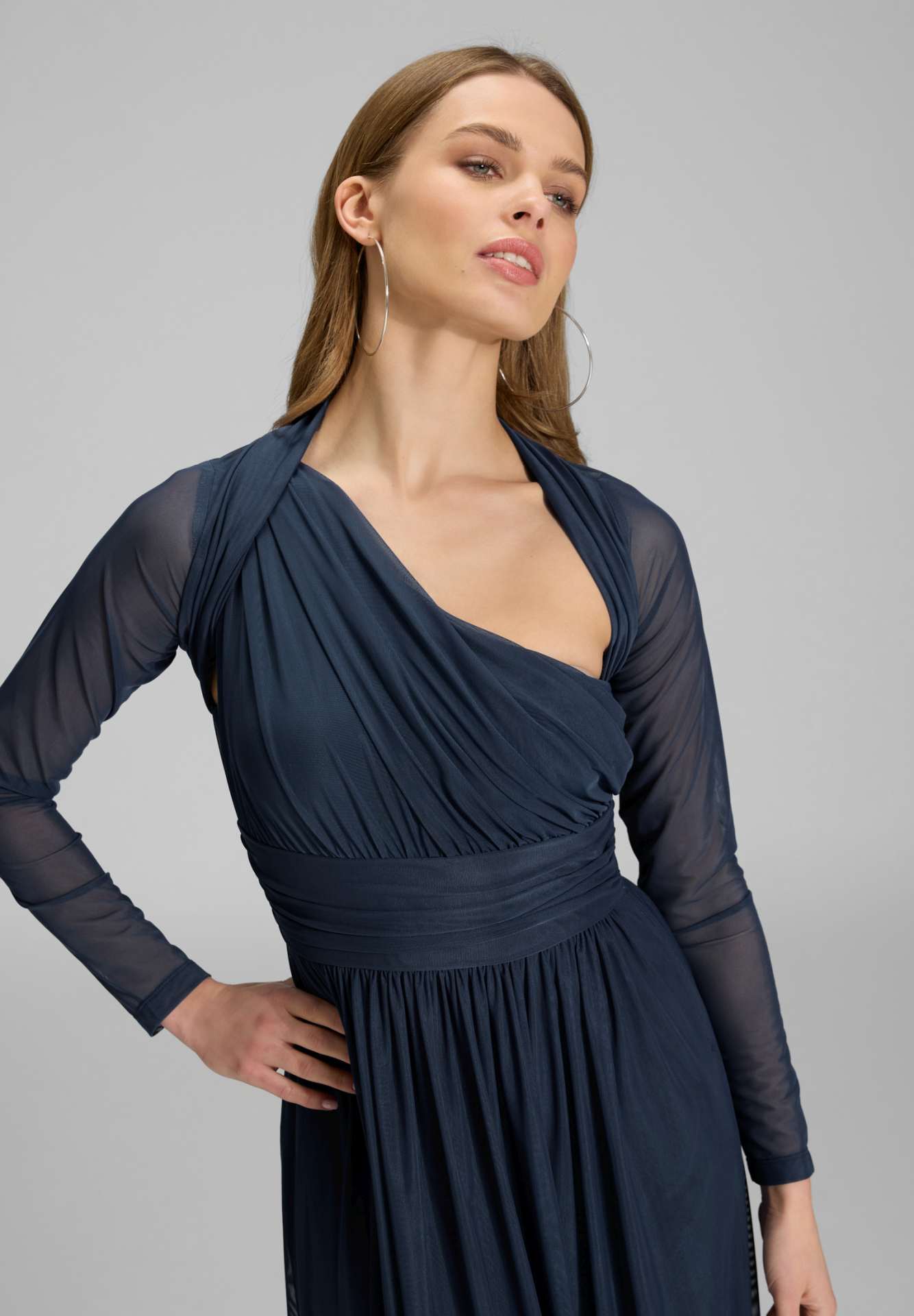 Bolero aus Mesh mit Raffblende