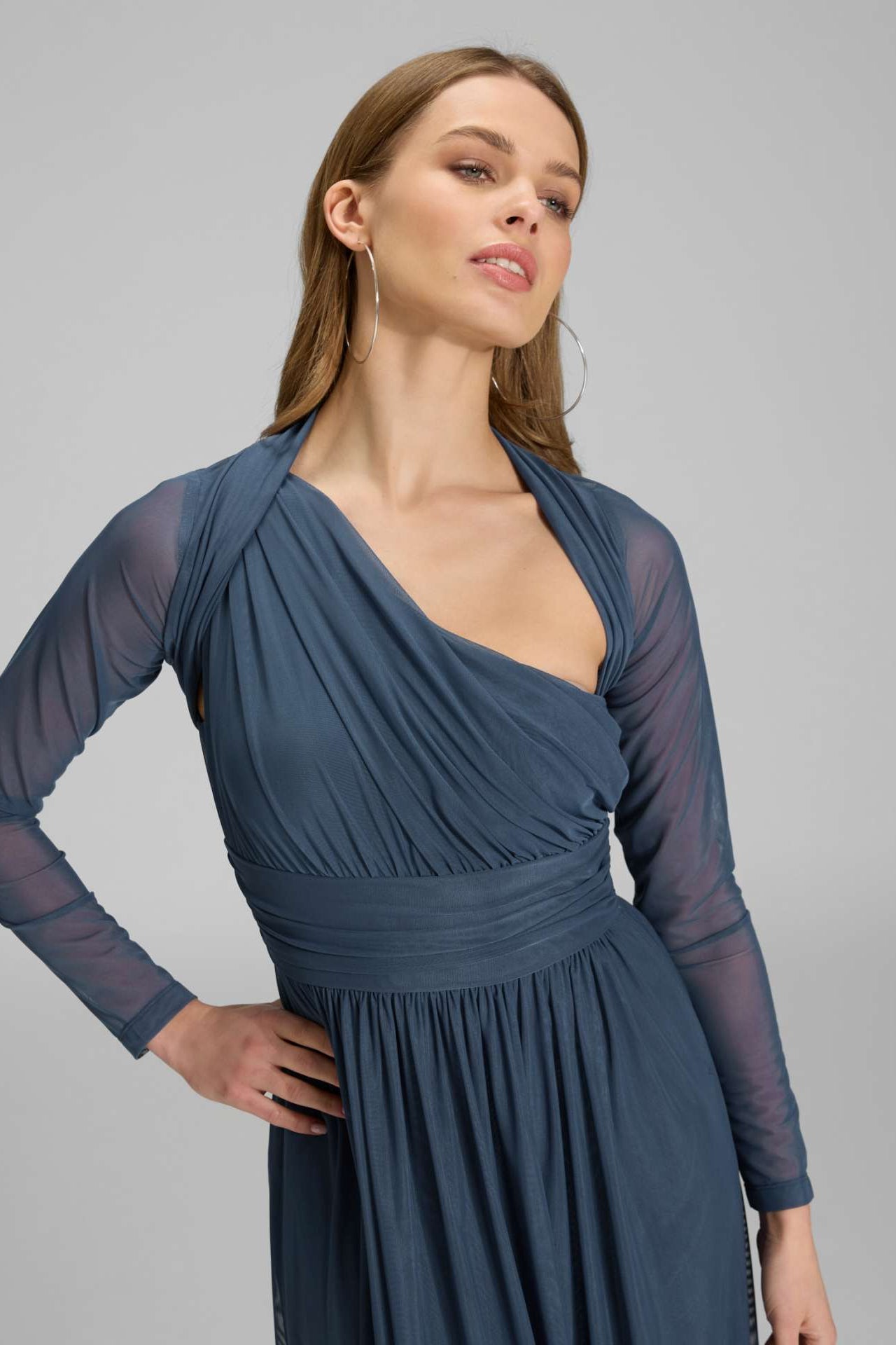 Bolero aus Mesh mit Raffblende