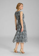 Midi Kleid aus weichem Mesh mit abstraktem Animal Print