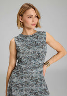 Midi Kleid aus weichem Mesh mit abstraktem Animal Print
