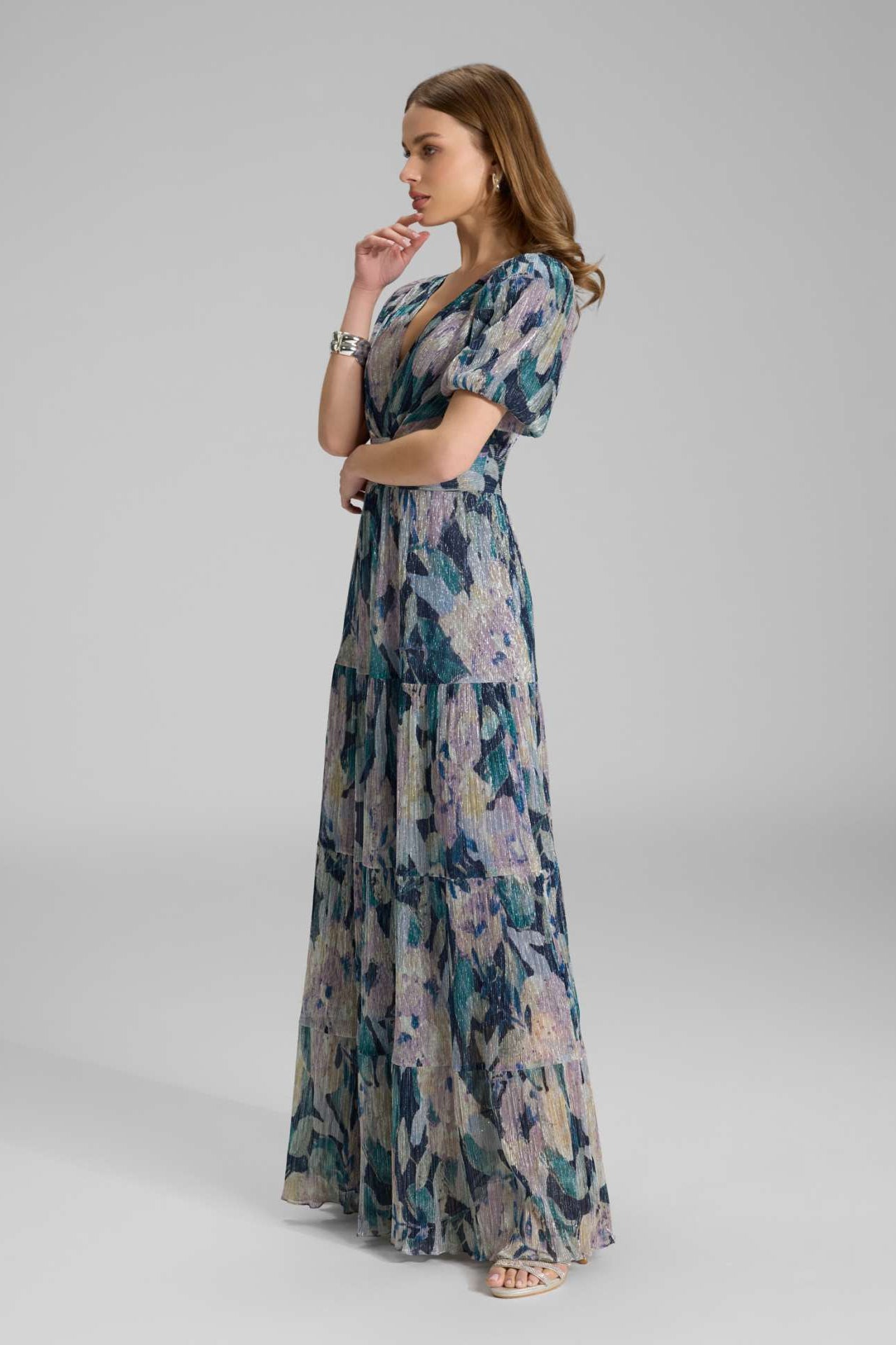 Abendkleid mit Puffärmeln aus bedrucktem Plissee Jersey