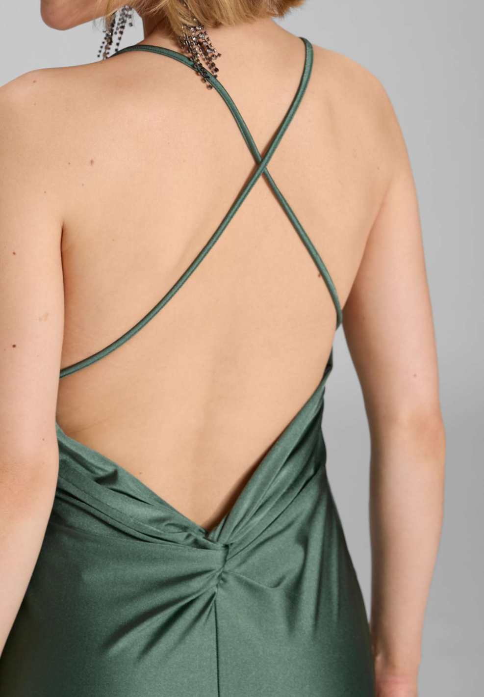 Abendkleid mit Knotendetail am Rücken aus Jersey Satin