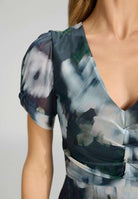 Midi Kleid mit Ärmel aus Mesh mit Ikat Druck