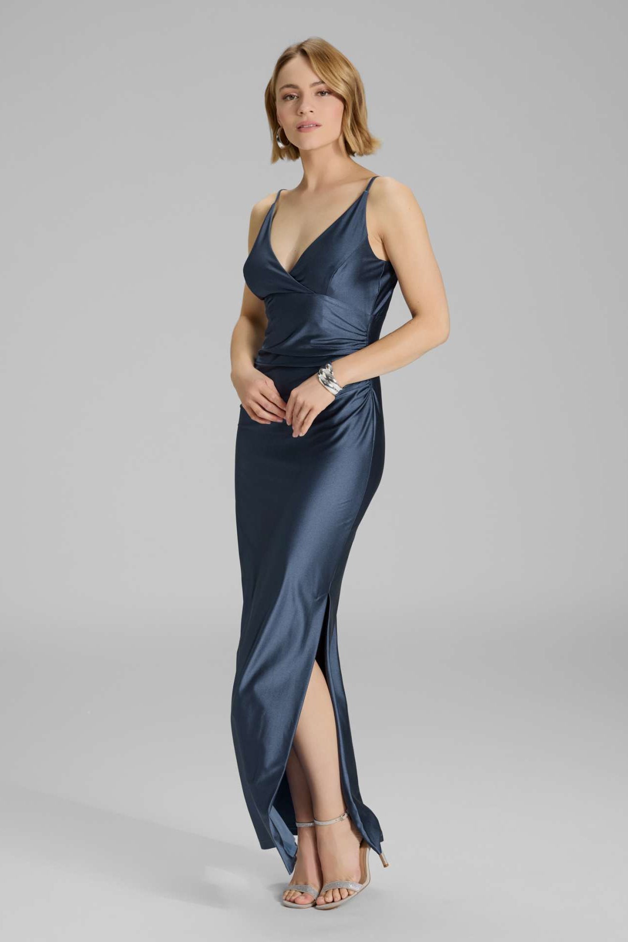 Abendkleid mit seitlicher Raffung aus Jersey Satin