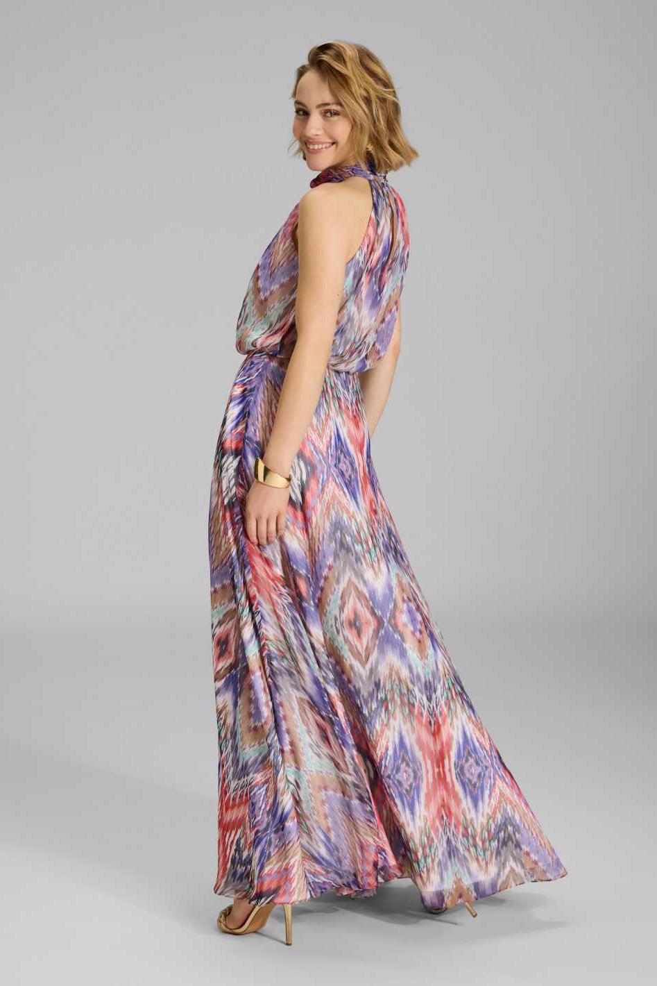 Maxikleid mit Beinschlitz aus Chiffon mit Zick Zack Print