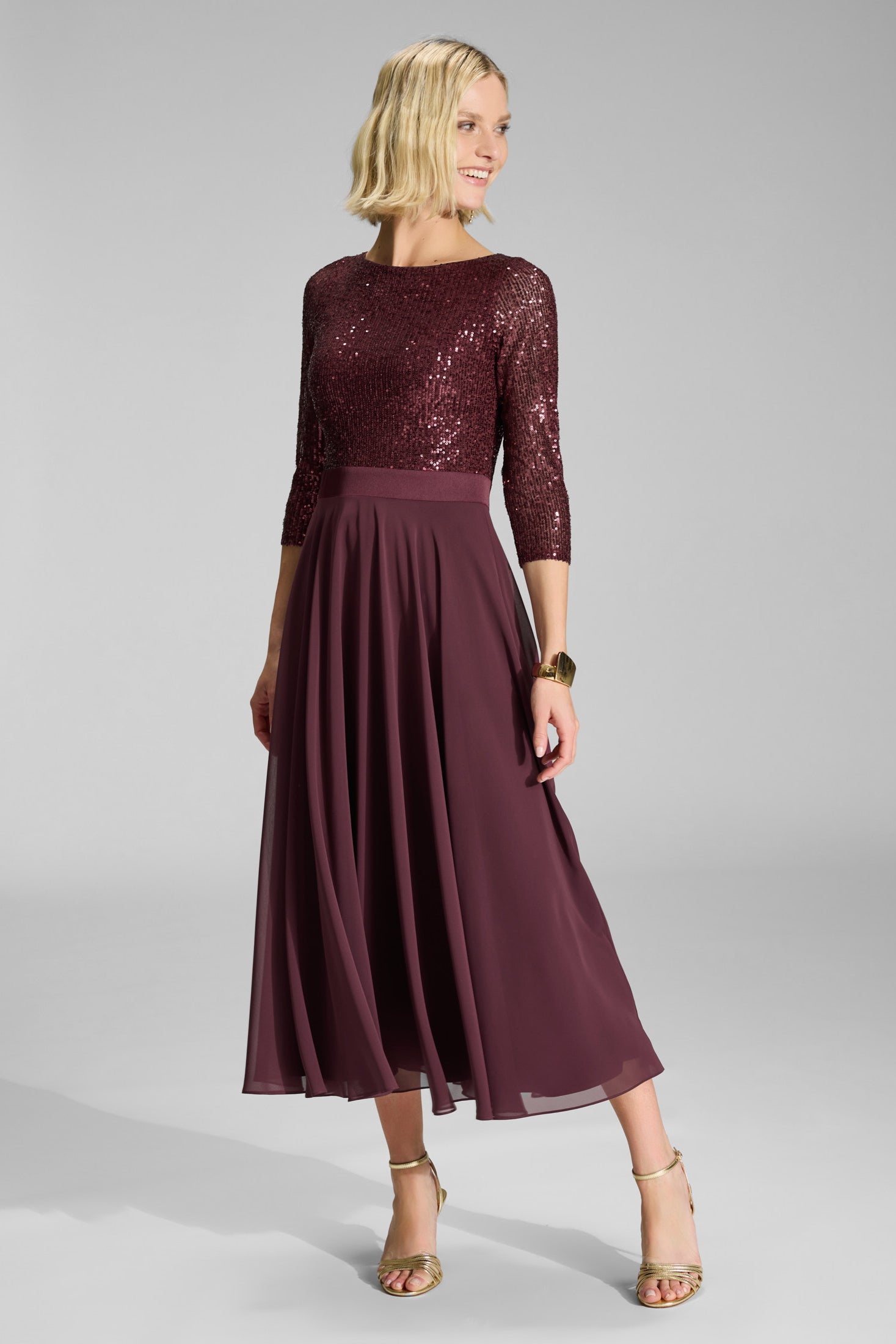 Midi Kleid mit Top aus elastischer Paillette und Chiffonrock merlot