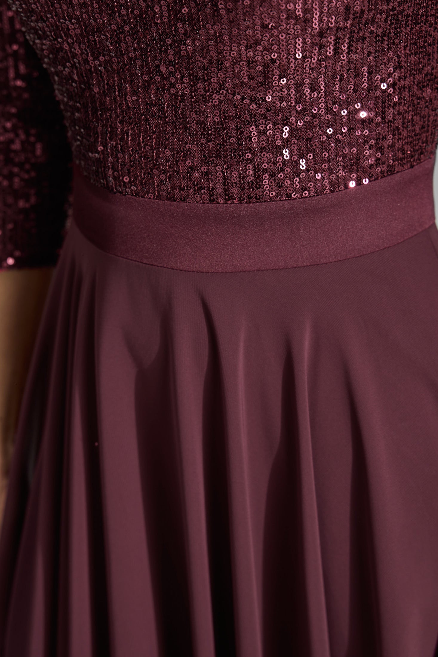 Midi Kleid mit Top aus elastischer Paillette und Chiffonrock