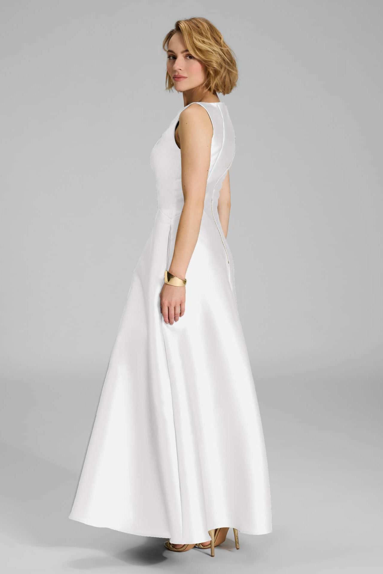 Robenartiges Abendkleid mit Eingrifftaschen