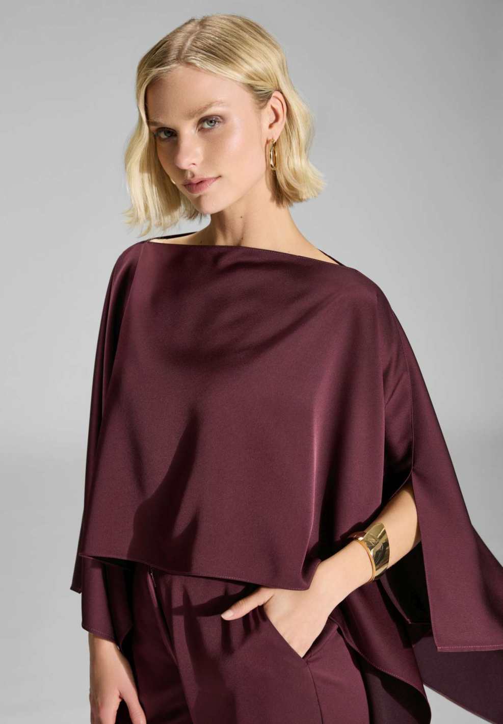 Hose aus Satin mit geradem Bein und Taschen
