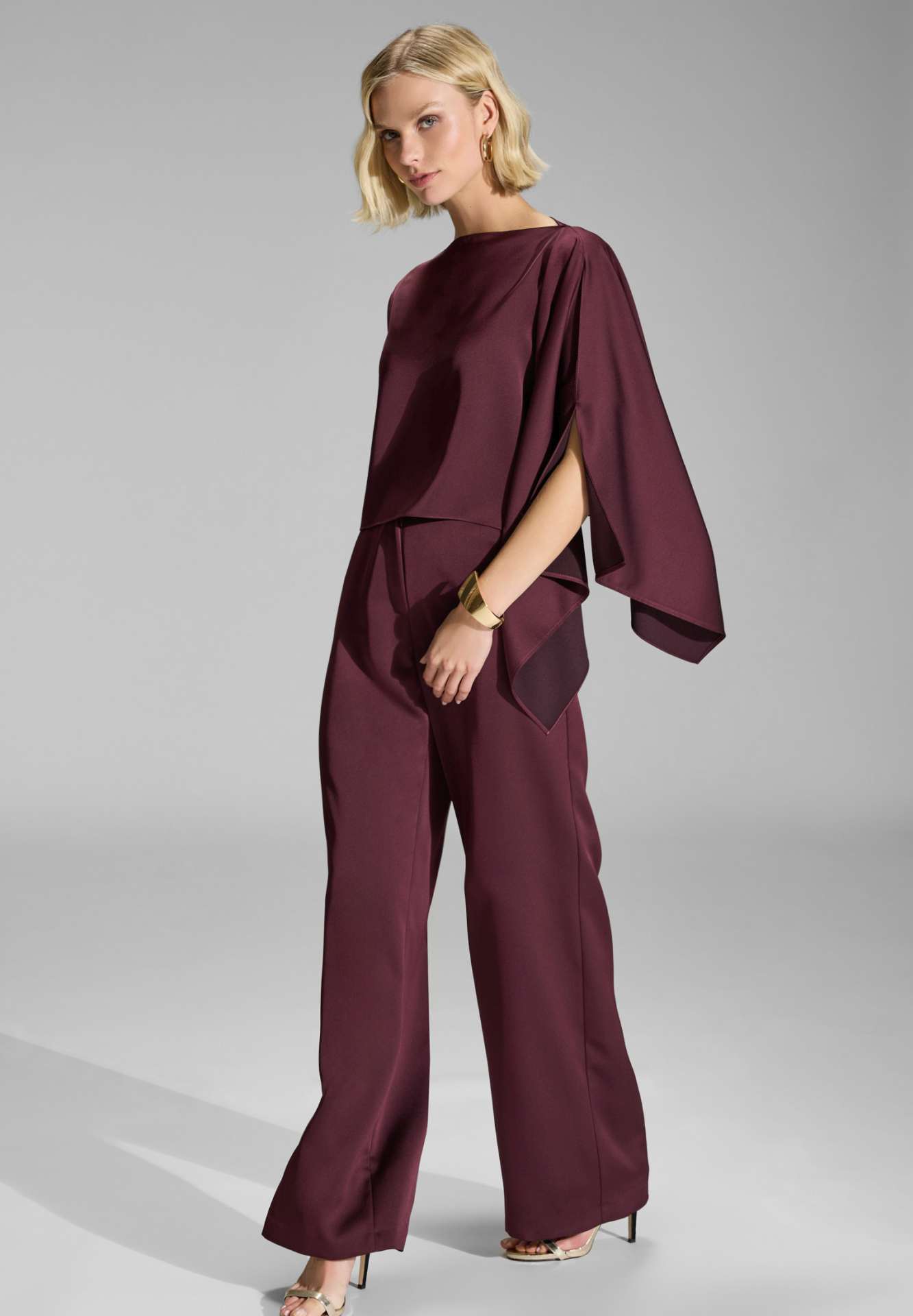 Hose aus Satin mit geradem Bein und Taschen
