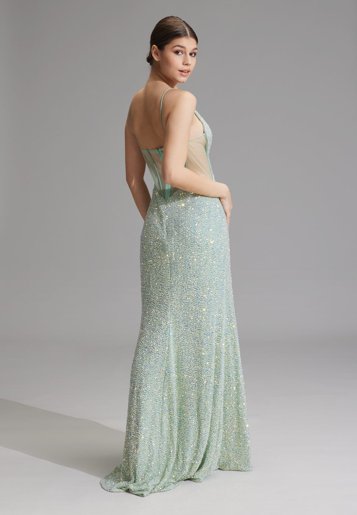 Slipdress mit transparenter Rückenpartie
