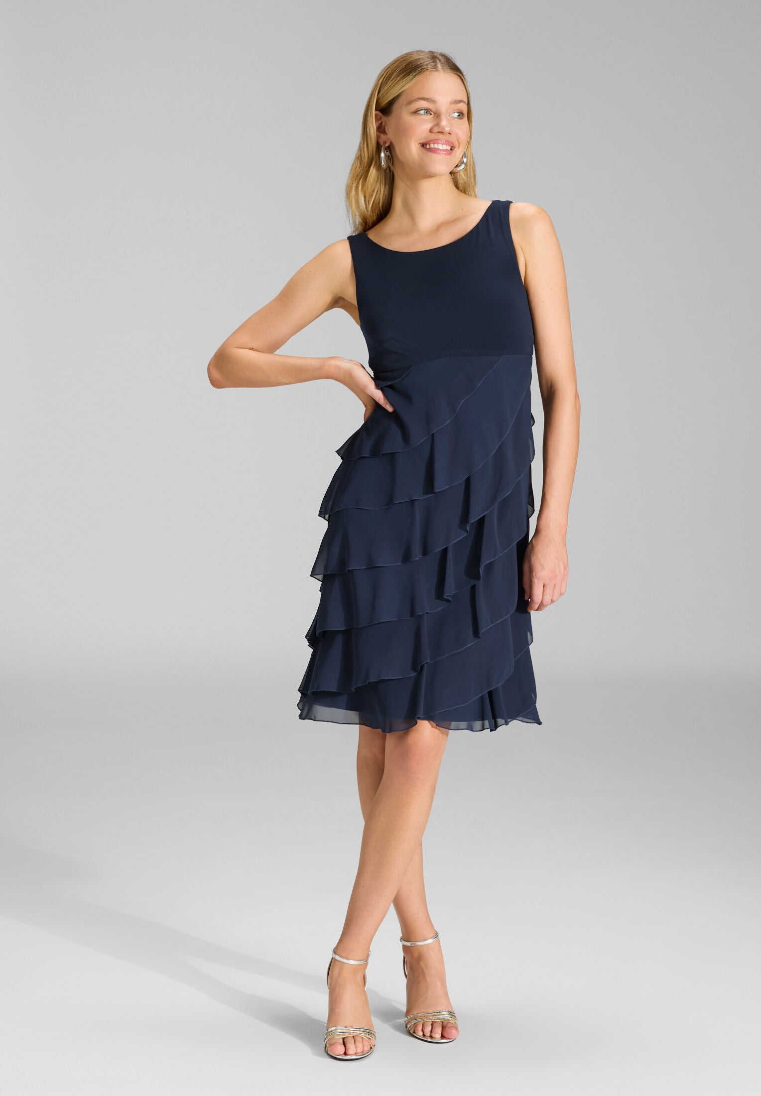 Cocktailkleid aus Materialmix navy