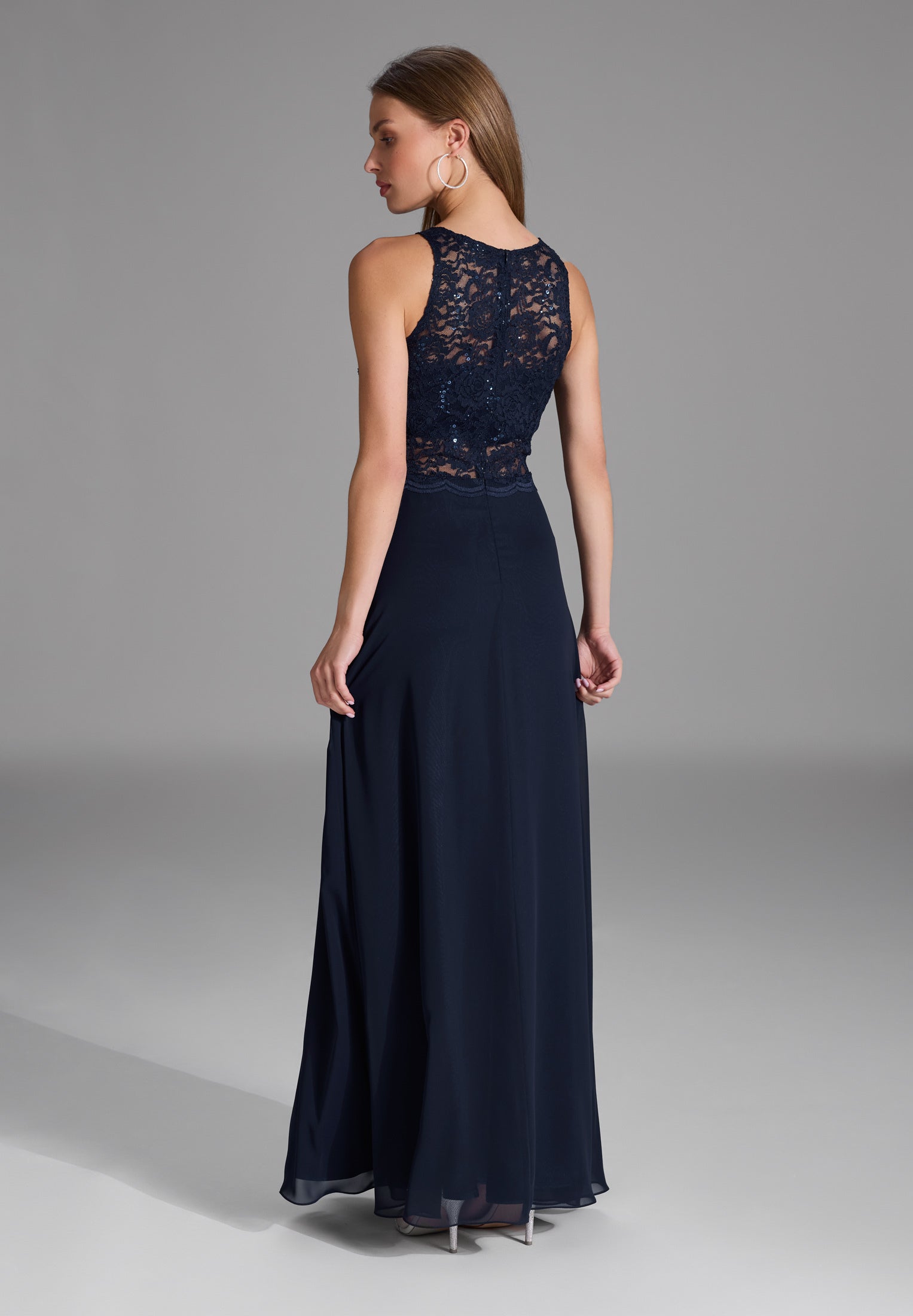 Abendkleid aus Chiffon mit transparentem Spitzenoberteil