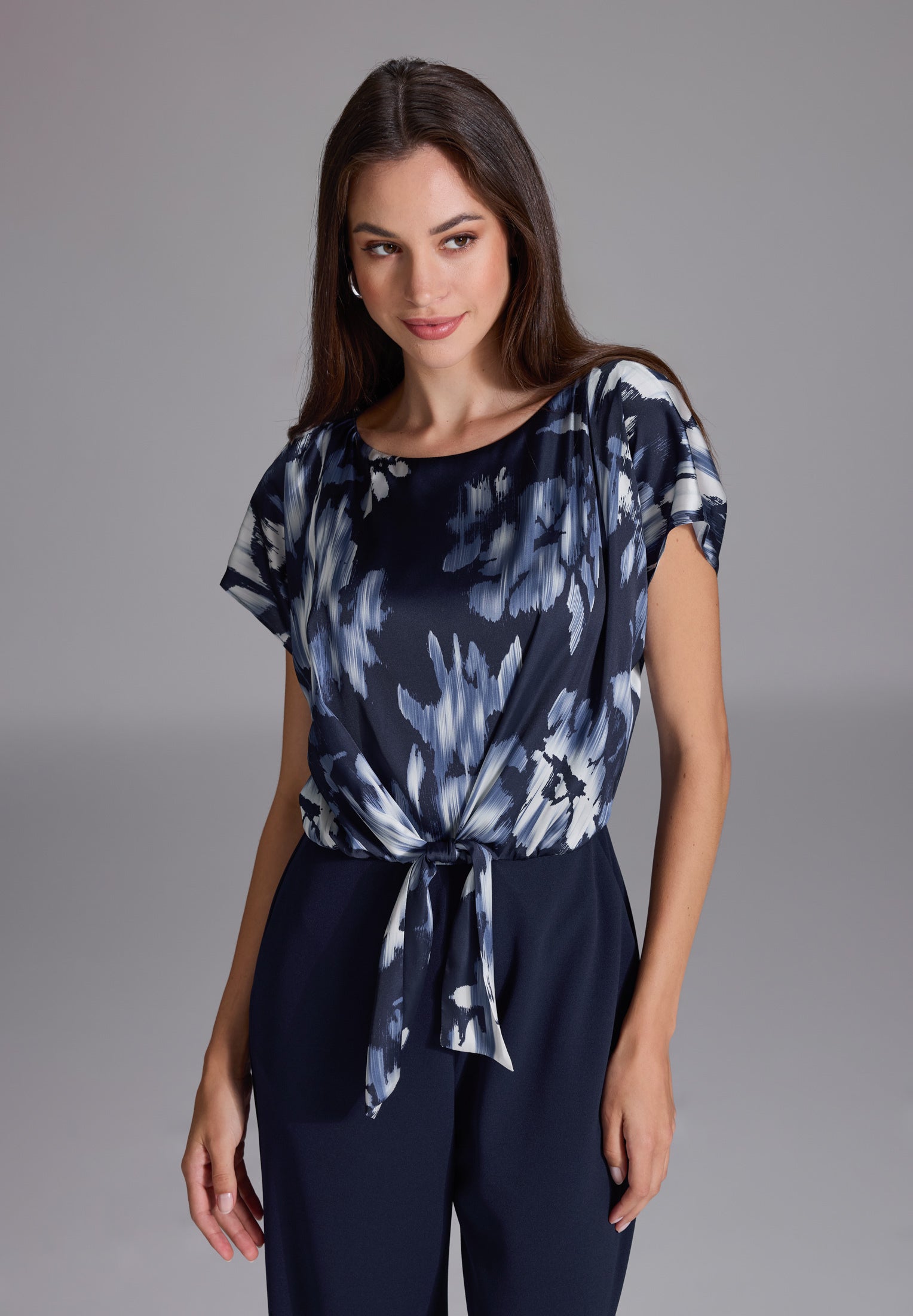 Jumpsuit mit bedrucktem Satin Top und Knoten Detail