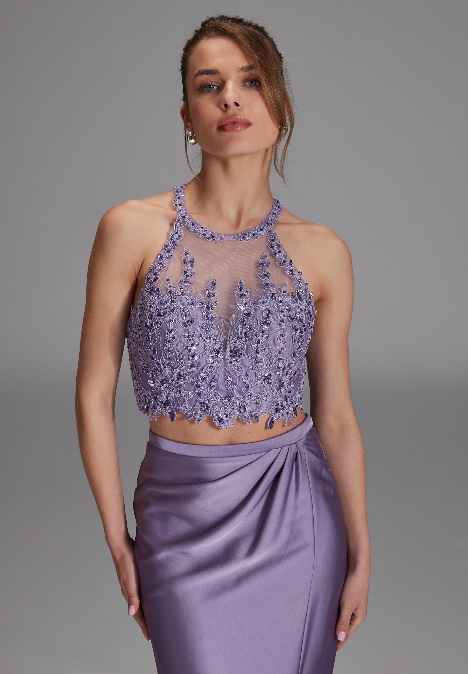 Two-piece Kleid mit langen Satinrock