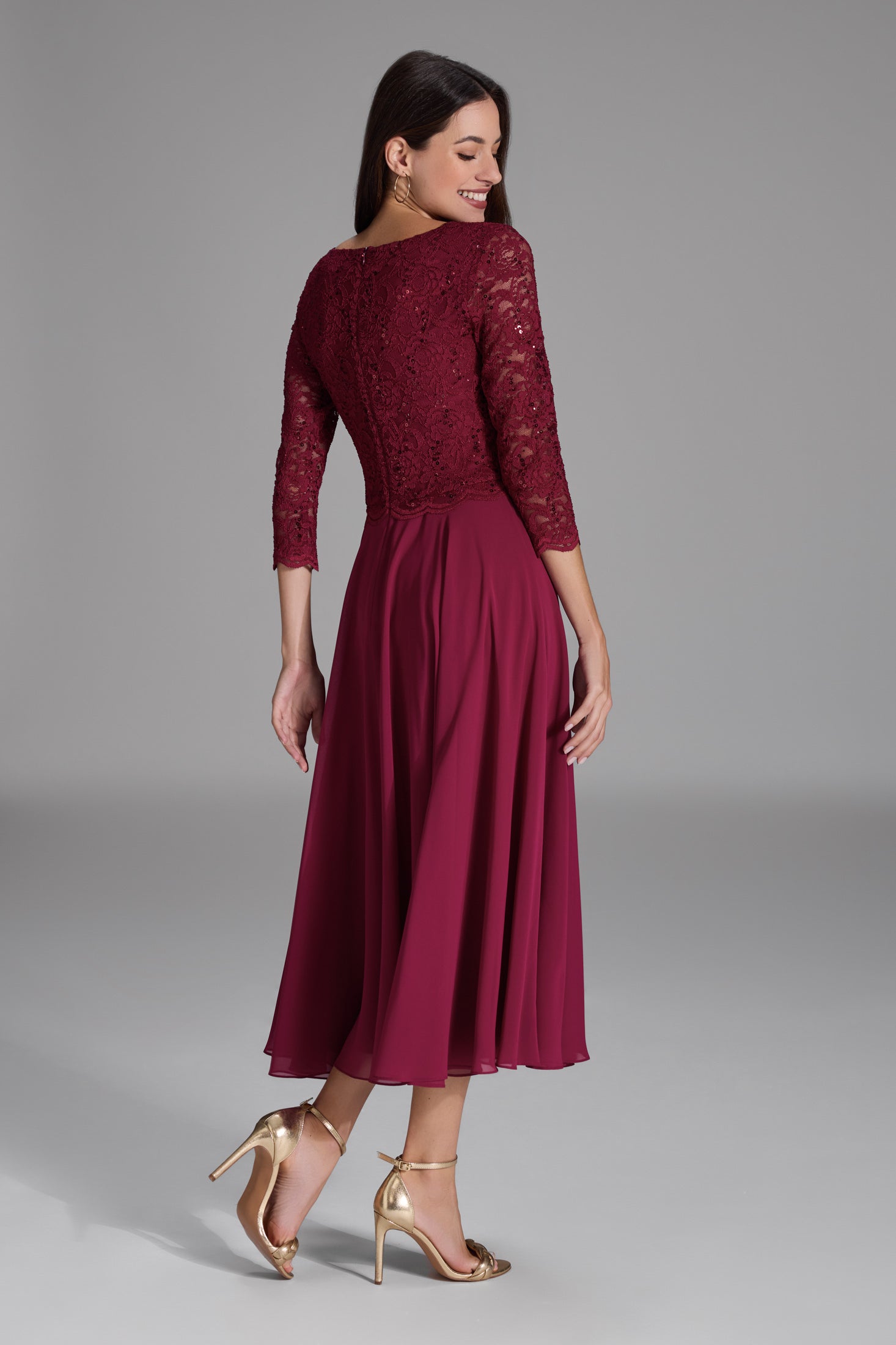 Midi Kleid mit paillettenbesetztem Spitzenoberteil