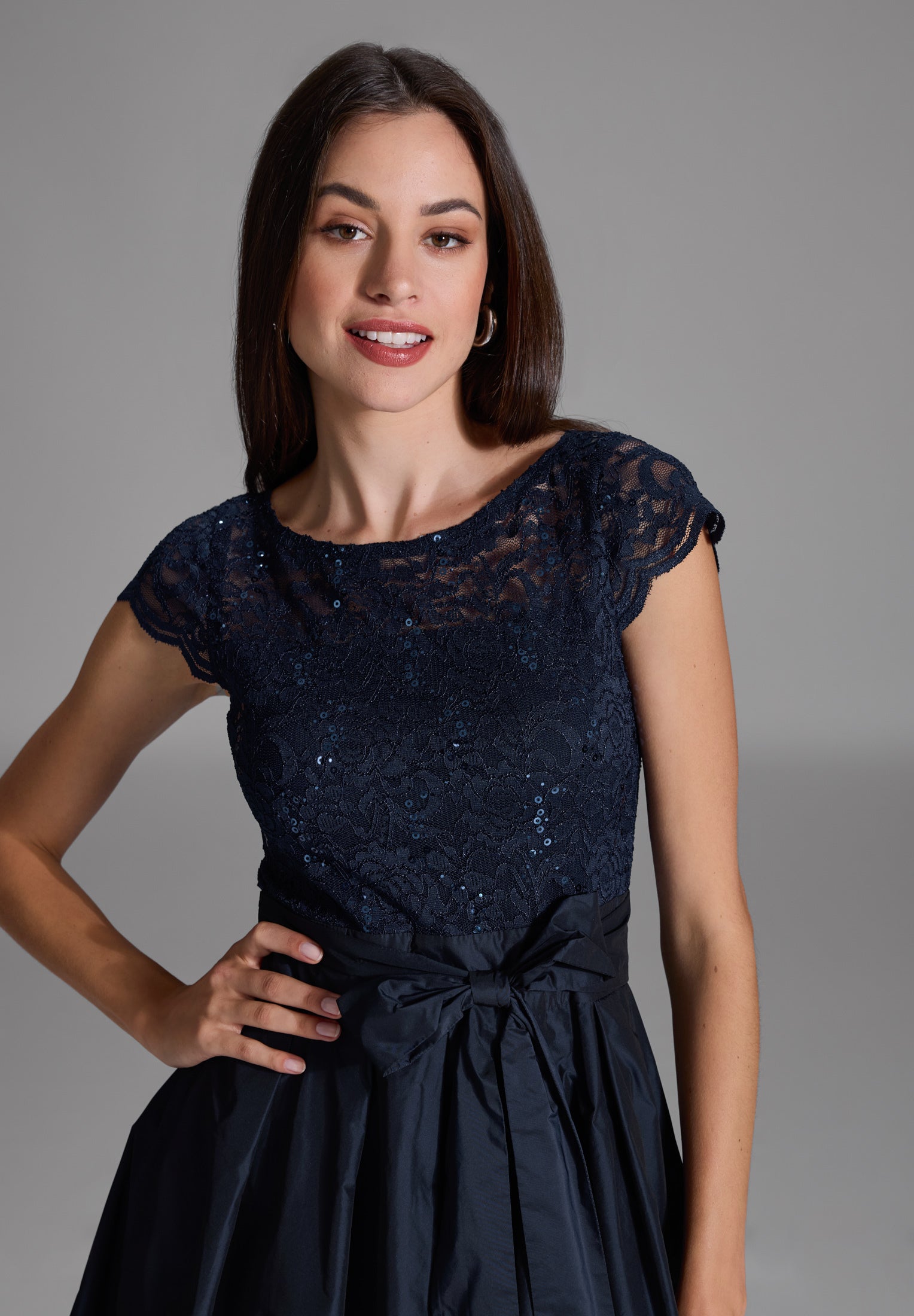 Cocktailkleid aus Taft und Spitze