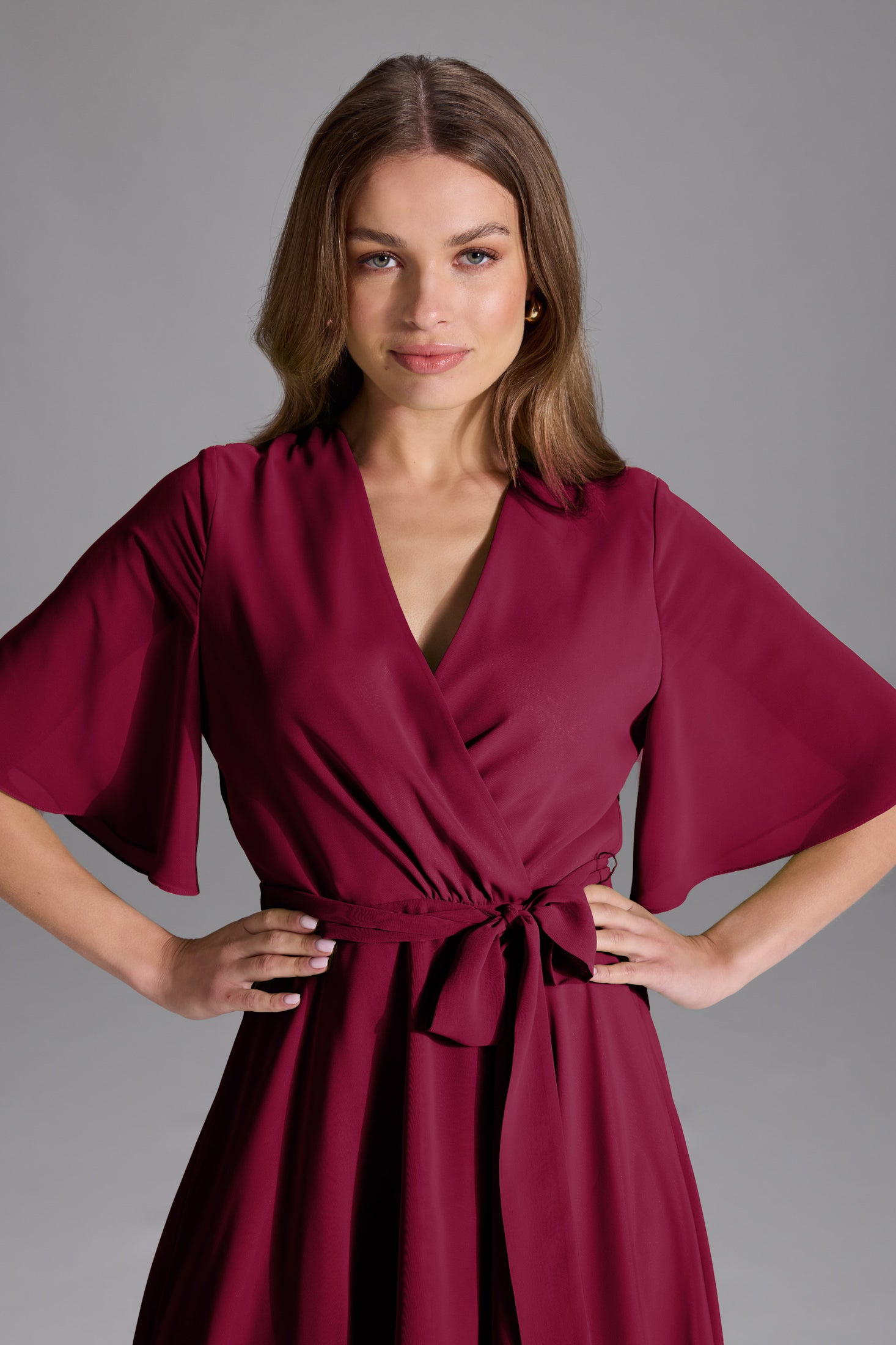 Chiffon Kleid in Wickel Optik mit Vokuhila Saum