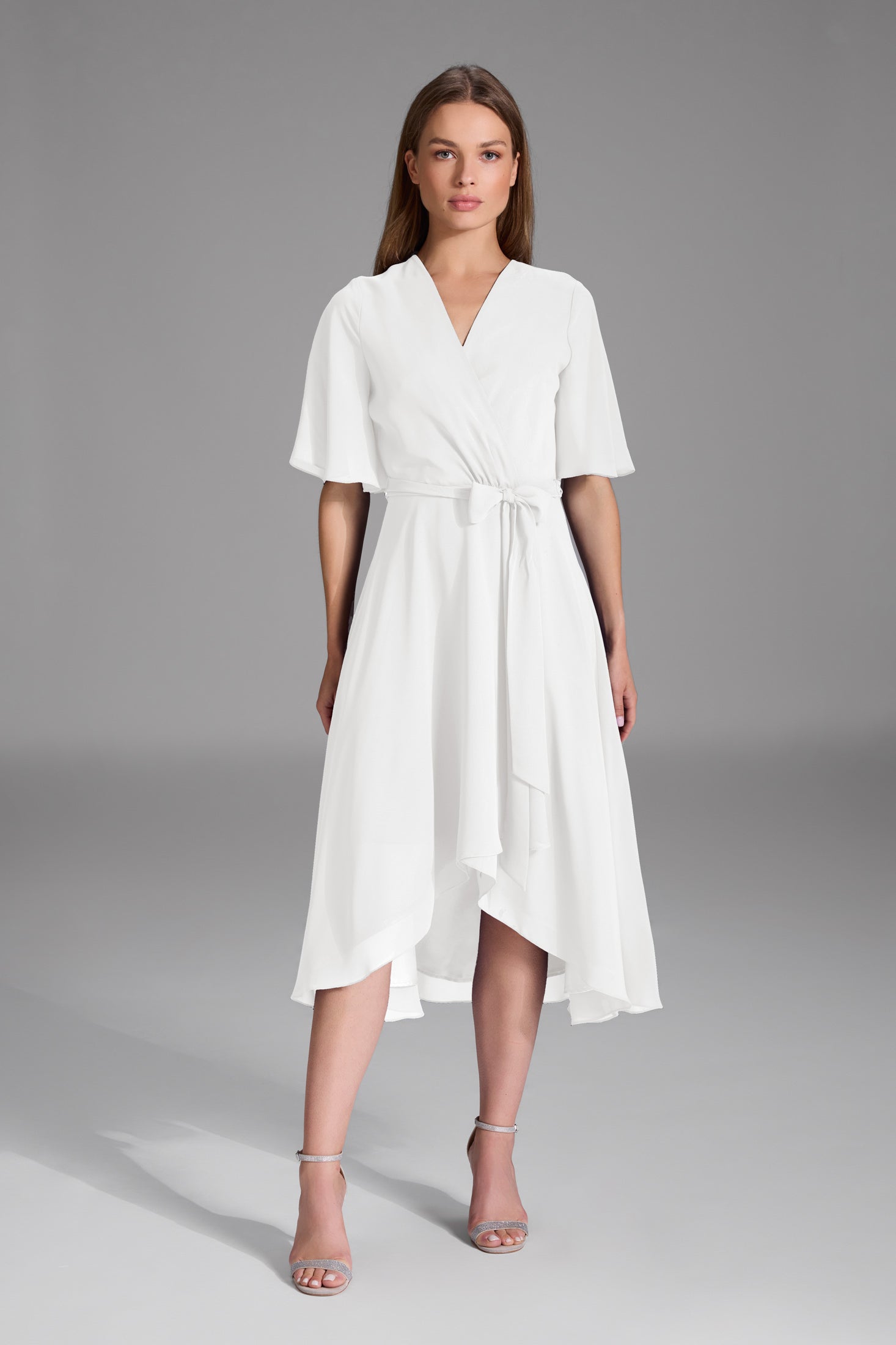 Chiffon Kleid in Wickel Optik mit Vokuhila Saum ivory